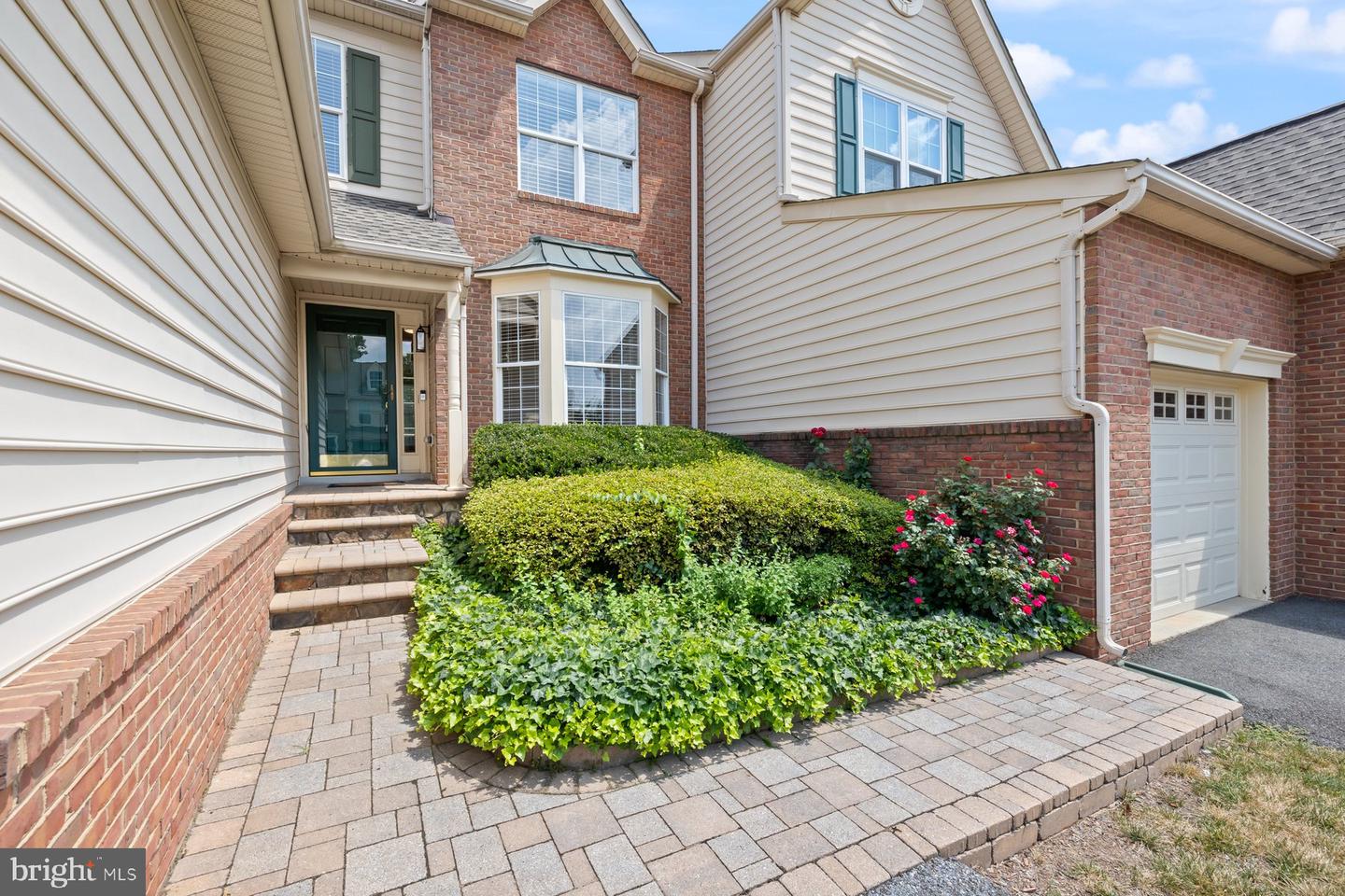 43598 DUNHILL CUP SQ, ASHBURN, Virginia 20147, 3 Bedrooms Bedrooms, ,2 BathroomsBathrooms,Residential,For sale,43598 DUNHILL CUP SQ,VALO2102016 MLS # VALO2102016