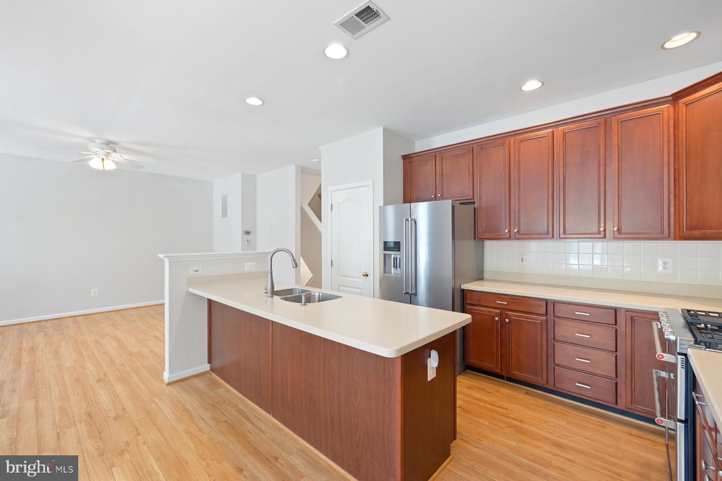 43598 DUNHILL CUP SQ, ASHBURN, Virginia 20147, 3 Bedrooms Bedrooms, ,2 BathroomsBathrooms,Residential,For sale,43598 DUNHILL CUP SQ,VALO2102016 MLS # VALO2102016