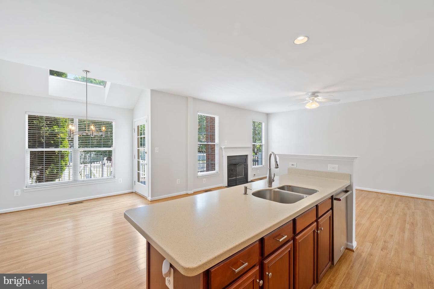 43598 DUNHILL CUP SQ, ASHBURN, Virginia 20147, 3 Bedrooms Bedrooms, ,2 BathroomsBathrooms,Residential,For sale,43598 DUNHILL CUP SQ,VALO2102016 MLS # VALO2102016