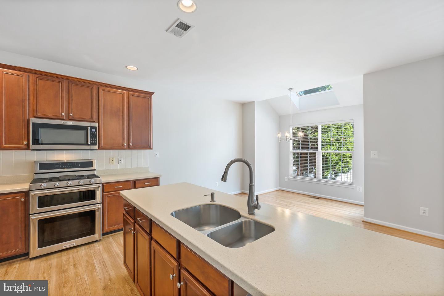 43598 DUNHILL CUP SQ, ASHBURN, Virginia 20147, 3 Bedrooms Bedrooms, ,2 BathroomsBathrooms,Residential,For sale,43598 DUNHILL CUP SQ,VALO2102016 MLS # VALO2102016