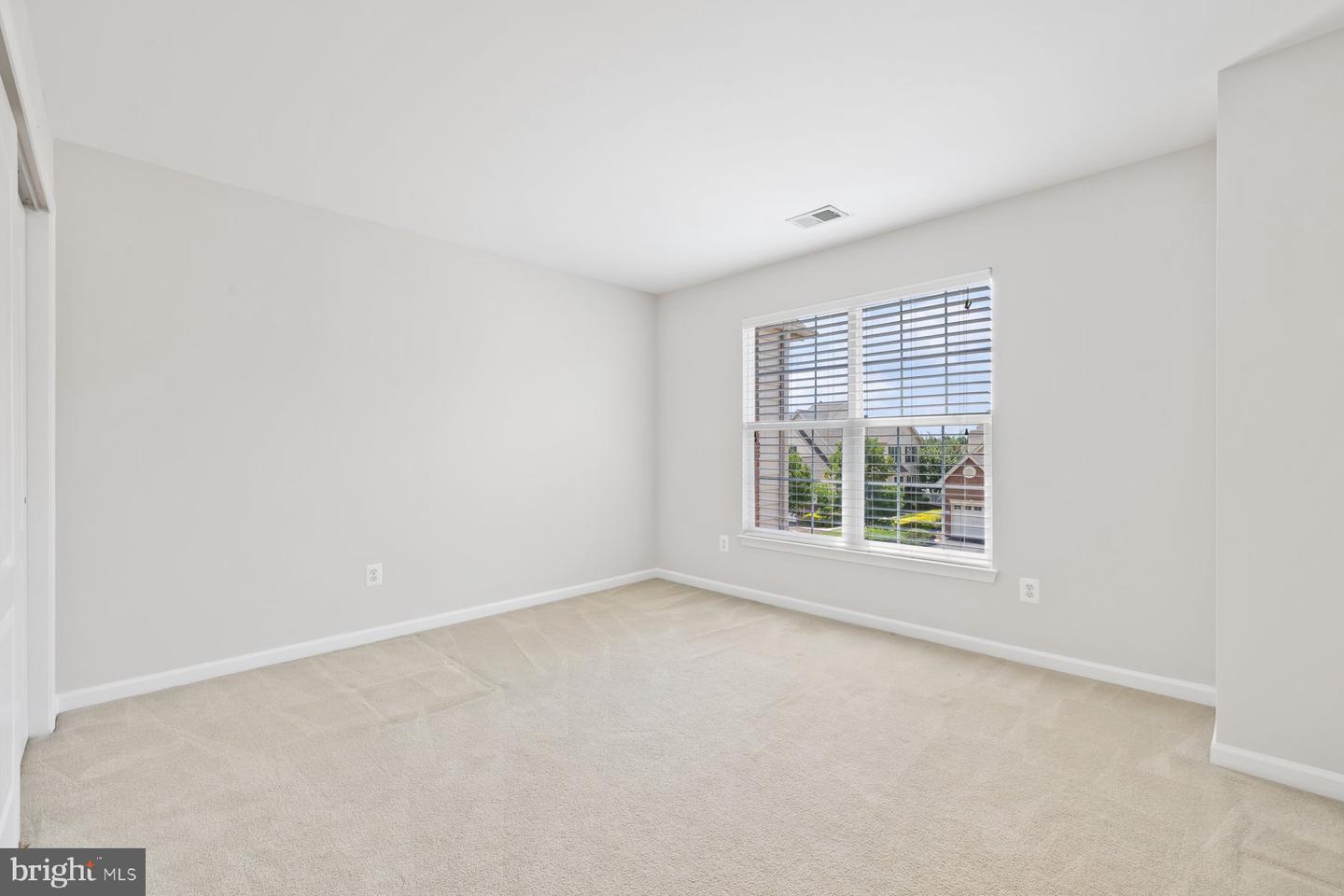 43598 DUNHILL CUP SQ, ASHBURN, Virginia 20147, 3 Bedrooms Bedrooms, ,2 BathroomsBathrooms,Residential,For sale,43598 DUNHILL CUP SQ,VALO2102016 MLS # VALO2102016