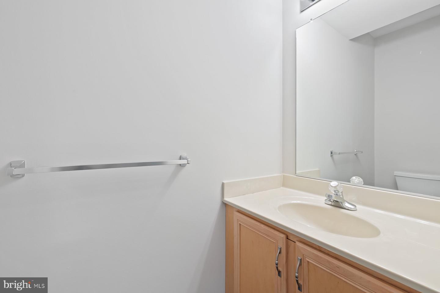 43598 DUNHILL CUP SQ, ASHBURN, Virginia 20147, 3 Bedrooms Bedrooms, ,2 BathroomsBathrooms,Residential,For sale,43598 DUNHILL CUP SQ,VALO2102016 MLS # VALO2102016