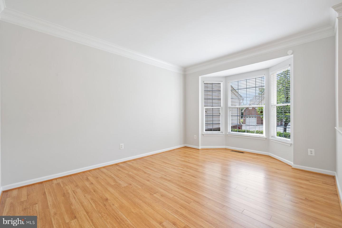 43598 DUNHILL CUP SQ, ASHBURN, Virginia 20147, 3 Bedrooms Bedrooms, ,2 BathroomsBathrooms,Residential,For sale,43598 DUNHILL CUP SQ,VALO2102016 MLS # VALO2102016