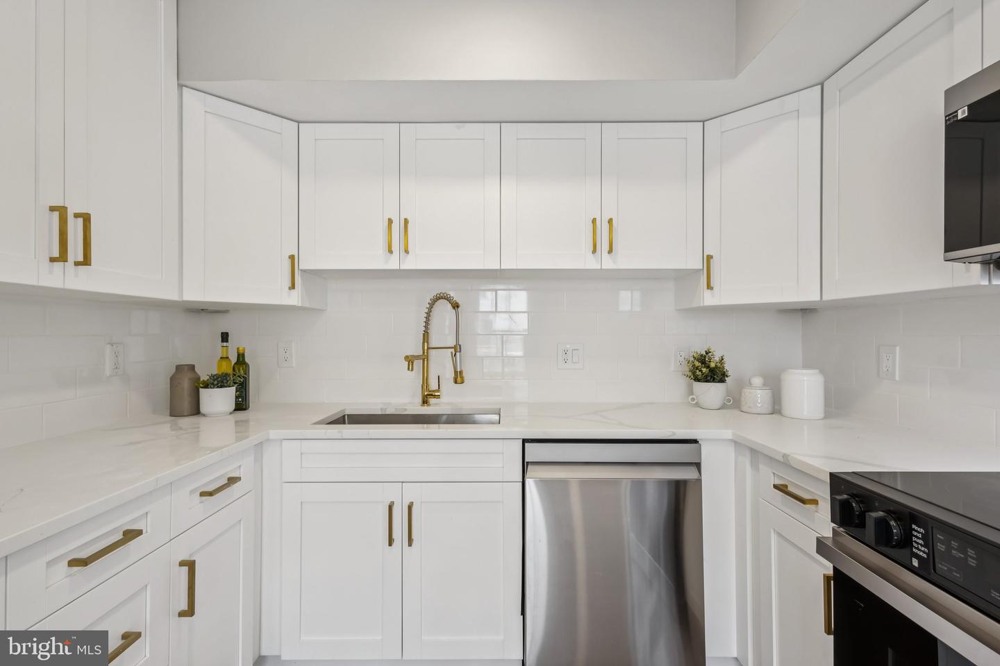 6339 BATTLEMENT WAY, ALEXANDRIA, Virginia 22312, 3 Bedrooms Bedrooms, ,2 BathroomsBathrooms,Residential,For sale,6339 BATTLEMENT WAY,VAFX2255324 MLS # VAFX2255324