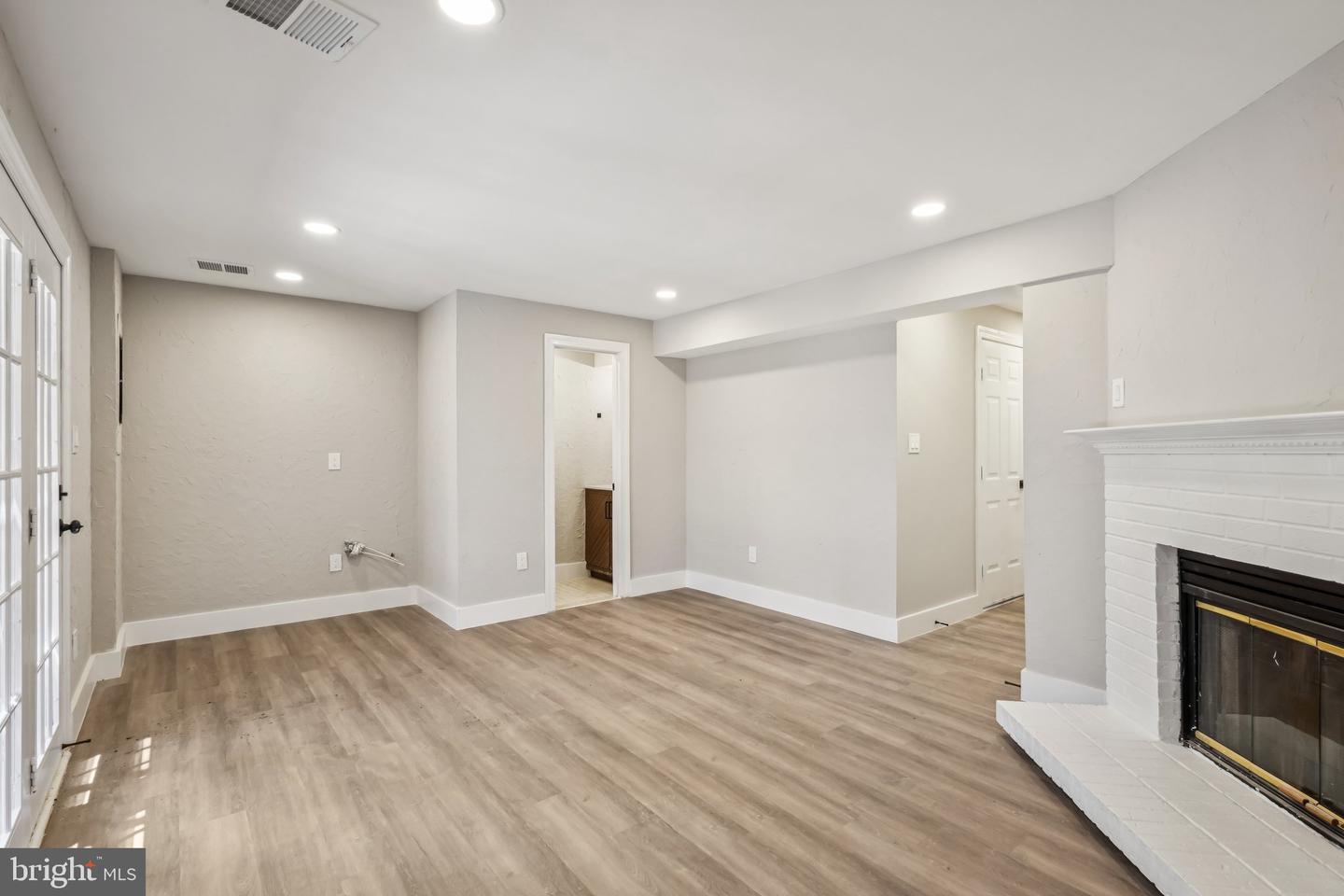 6339 BATTLEMENT WAY, ALEXANDRIA, Virginia 22312, 3 Bedrooms Bedrooms, ,2 BathroomsBathrooms,Residential,For sale,6339 BATTLEMENT WAY,VAFX2255324 MLS # VAFX2255324