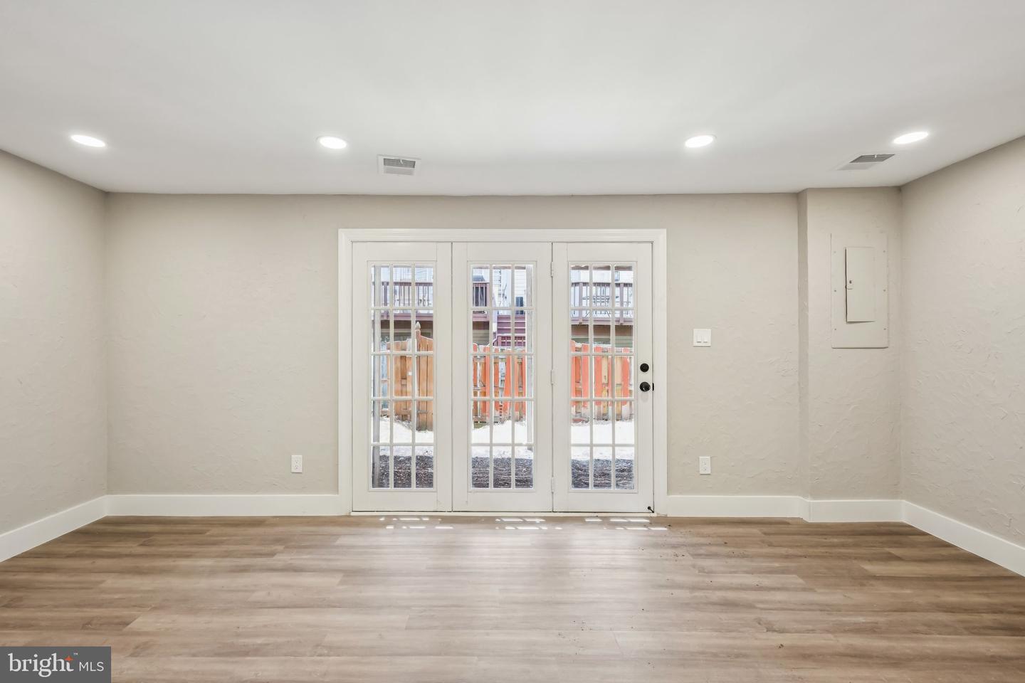 6339 BATTLEMENT WAY, ALEXANDRIA, Virginia 22312, 3 Bedrooms Bedrooms, ,2 BathroomsBathrooms,Residential,For sale,6339 BATTLEMENT WAY,VAFX2255324 MLS # VAFX2255324