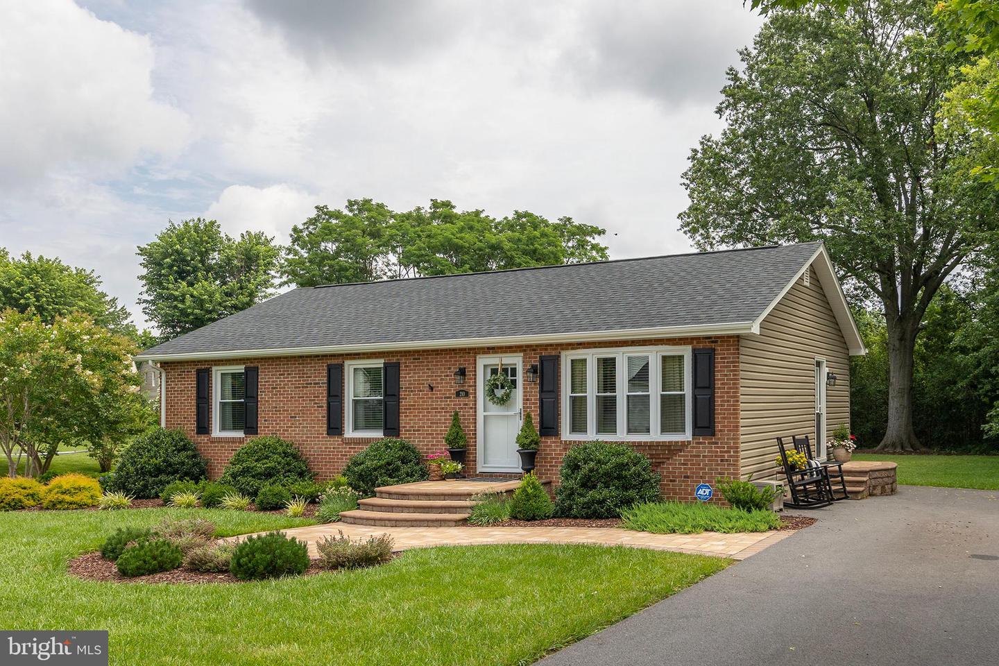 210 WYTHE AVE, STEPHENS CITY, Virginia 22655, 3 Bedrooms Bedrooms, ,1 BathroomBathrooms,Residential,For sale,210 WYTHE AVE,VAFV2035446 MLS # VAFV2035446