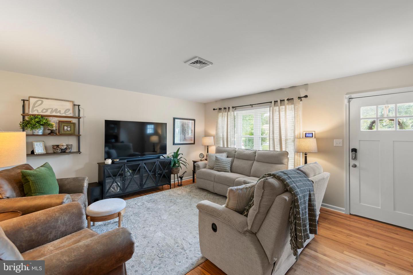 210 WYTHE AVE, STEPHENS CITY, Virginia 22655, 3 Bedrooms Bedrooms, ,1 BathroomBathrooms,Residential,For sale,210 WYTHE AVE,VAFV2035446 MLS # VAFV2035446