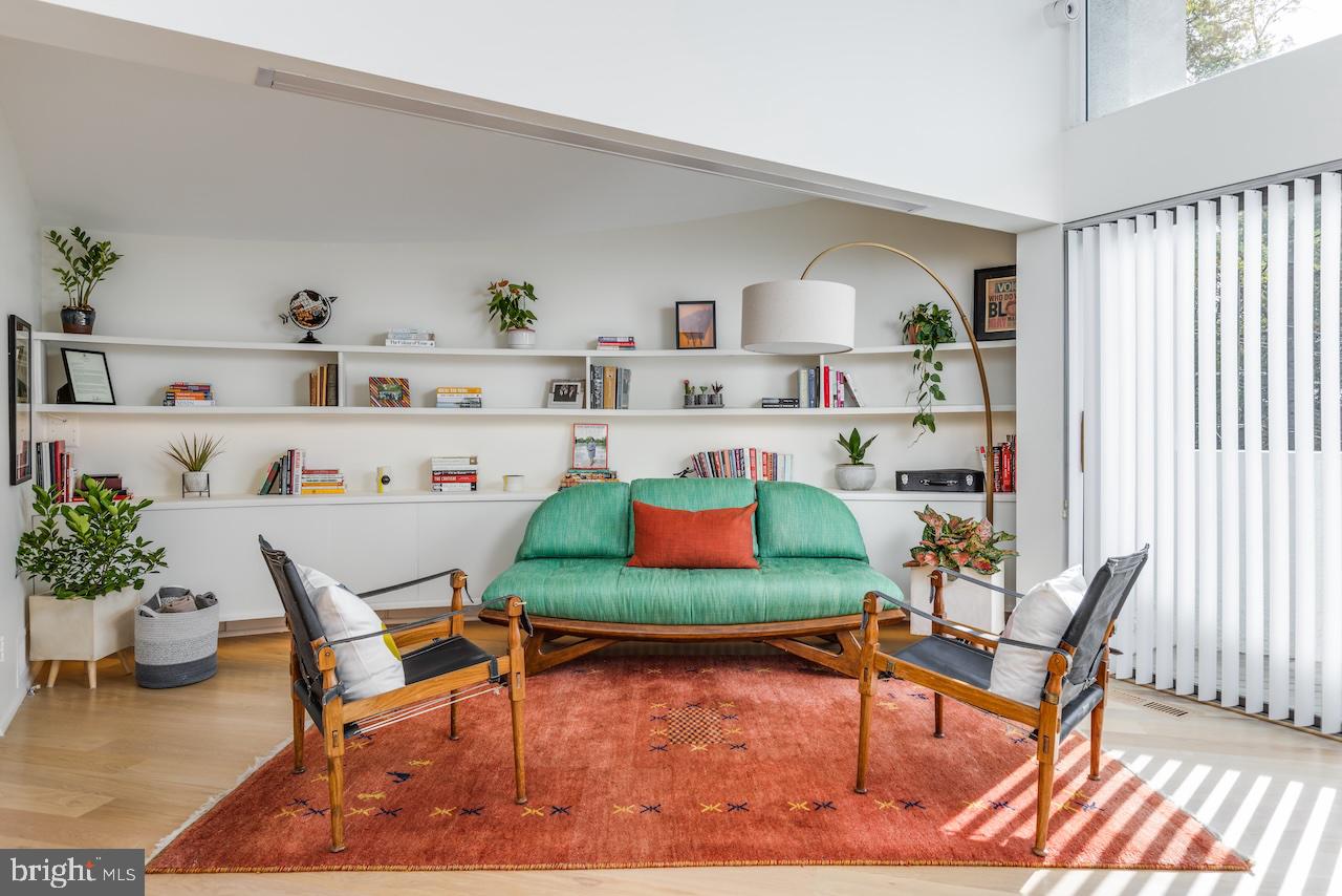 5500 BROAD BRANCH RD NW, WASHINGTON, District Of Columbia 20015, 4 Bedrooms Bedrooms, ,3 BathroomsBathrooms,Residential,For sale,5500 BROAD BRANCH RD NW,DCDC2210264 MLS # DCDC2210264