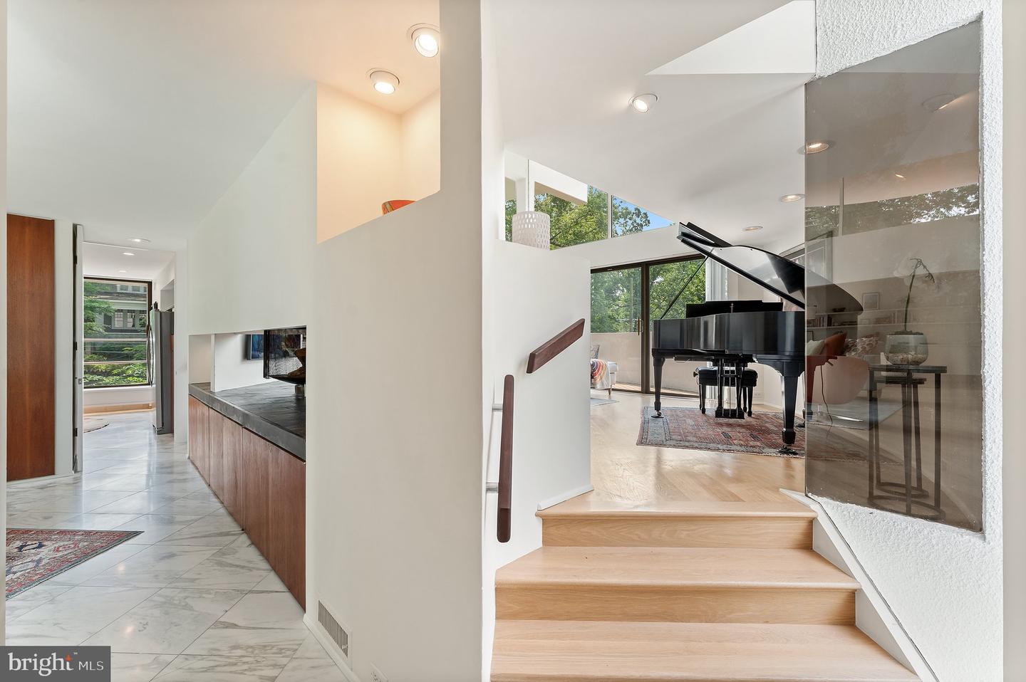 5500 BROAD BRANCH RD NW, WASHINGTON, District Of Columbia 20015, 4 Bedrooms Bedrooms, ,3 BathroomsBathrooms,Residential,For sale,5500 BROAD BRANCH RD NW,DCDC2210264 MLS # DCDC2210264