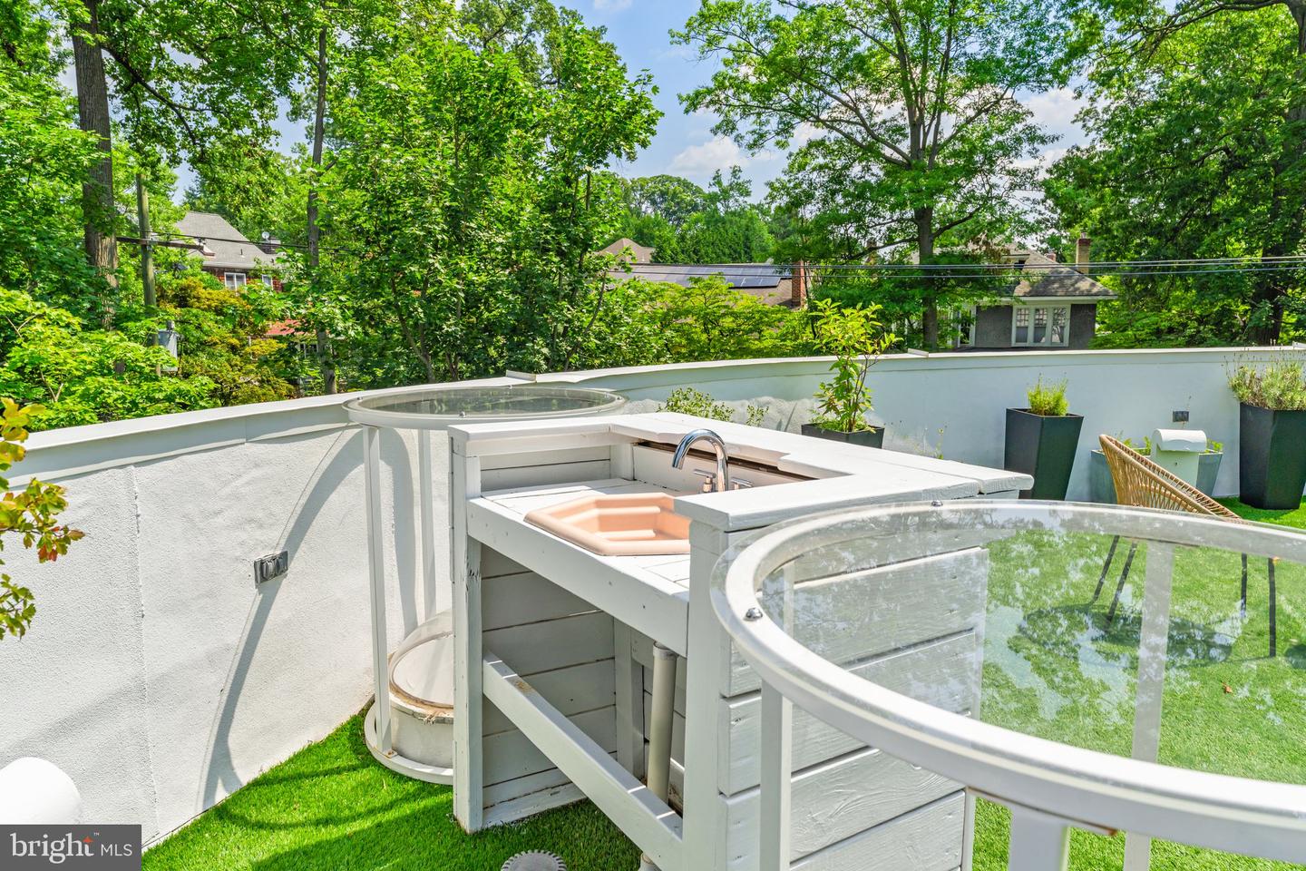 5500 BROAD BRANCH RD NW, WASHINGTON, District Of Columbia 20015, 4 Bedrooms Bedrooms, ,3 BathroomsBathrooms,Residential,For sale,5500 BROAD BRANCH RD NW,DCDC2210264 MLS # DCDC2210264