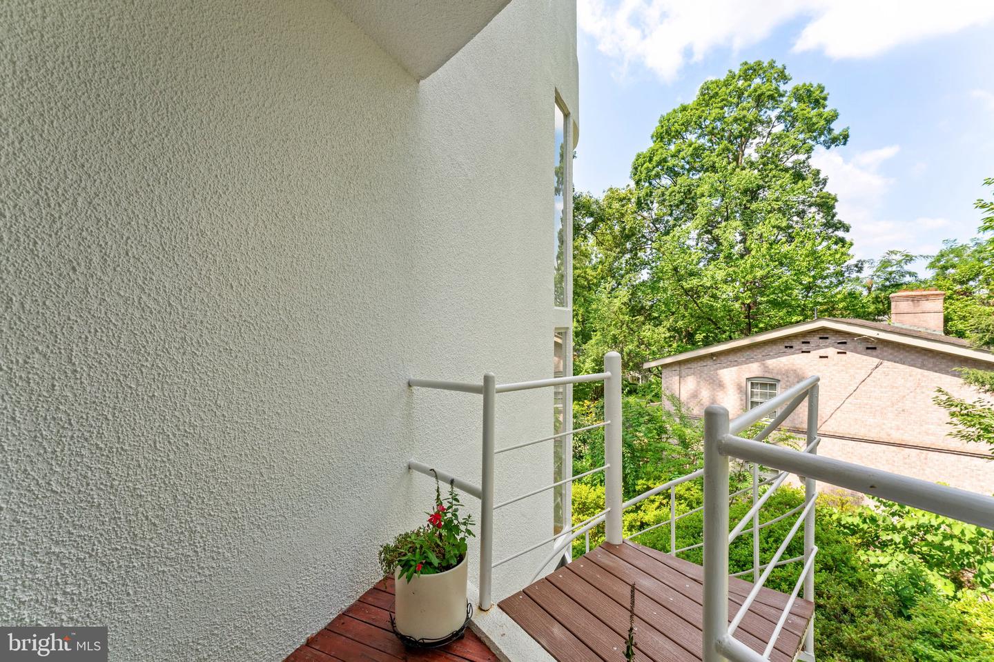 5500 BROAD BRANCH RD NW, WASHINGTON, District Of Columbia 20015, 4 Bedrooms Bedrooms, ,3 BathroomsBathrooms,Residential,For sale,5500 BROAD BRANCH RD NW,DCDC2210264 MLS # DCDC2210264