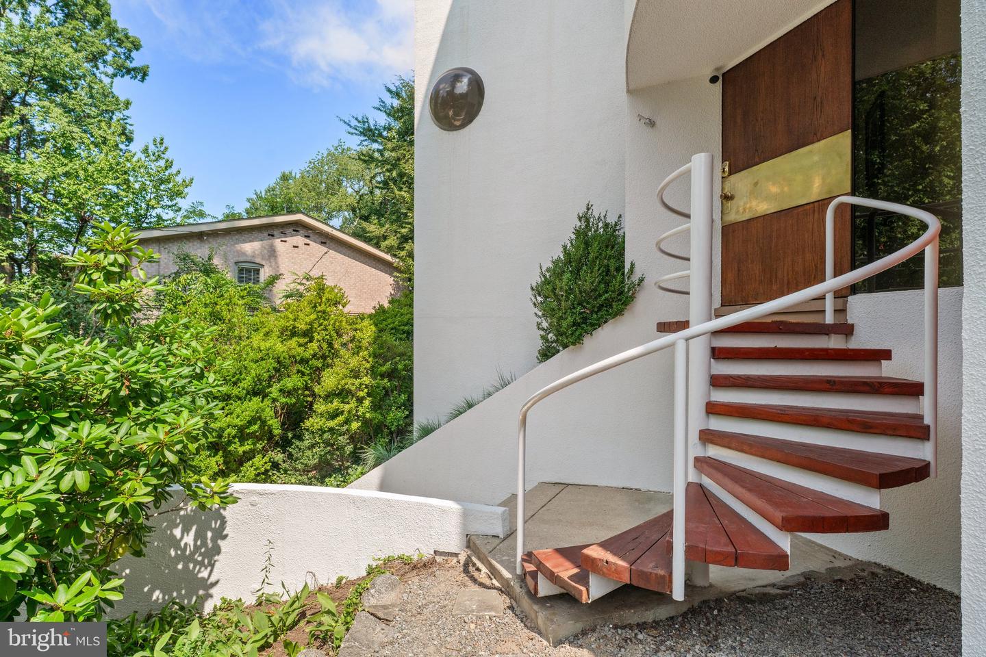 5500 BROAD BRANCH RD NW, WASHINGTON, District Of Columbia 20015, 4 Bedrooms Bedrooms, ,3 BathroomsBathrooms,Residential,For sale,5500 BROAD BRANCH RD NW,DCDC2210264 MLS # DCDC2210264