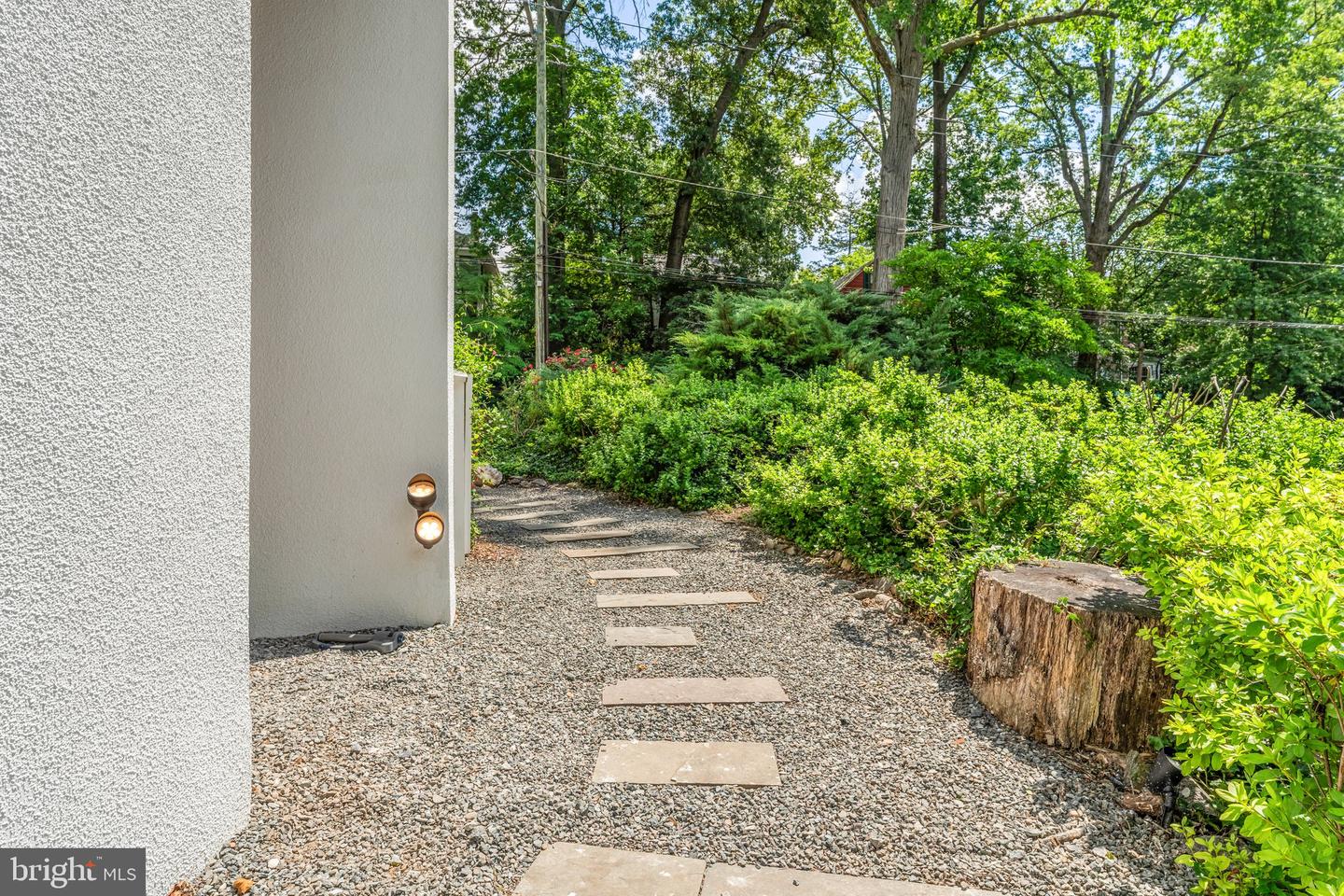 5500 BROAD BRANCH RD NW, WASHINGTON, District Of Columbia 20015, 4 Bedrooms Bedrooms, ,3 BathroomsBathrooms,Residential,For sale,5500 BROAD BRANCH RD NW,DCDC2210264 MLS # DCDC2210264