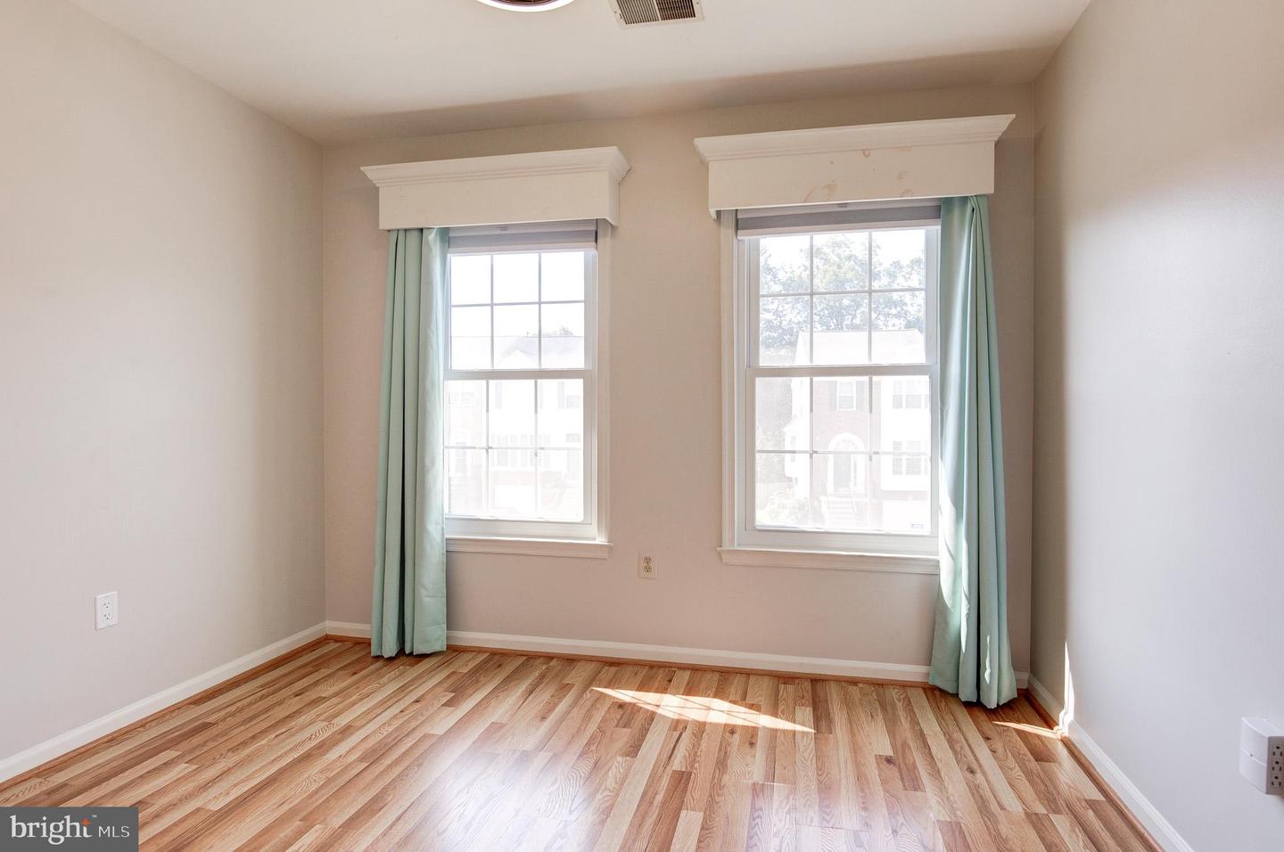 8632 BEECH HOLLOW LN, SPRINGFIELD, Virginia 22153, 4 Bedrooms Bedrooms, ,3 BathroomsBathrooms,Residential,For sale,8632 BEECH HOLLOW LN,VAFX2255224 MLS # VAFX2255224