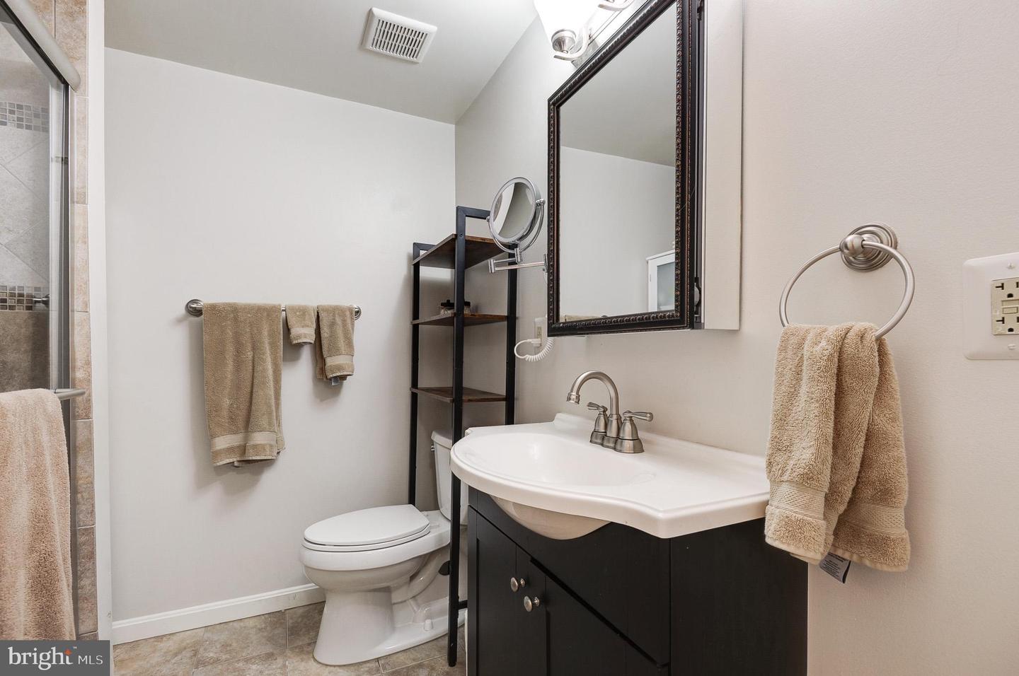 8632 BEECH HOLLOW LN, SPRINGFIELD, Virginia 22153, 4 Bedrooms Bedrooms, ,3 BathroomsBathrooms,Residential,For sale,8632 BEECH HOLLOW LN,VAFX2255224 MLS # VAFX2255224