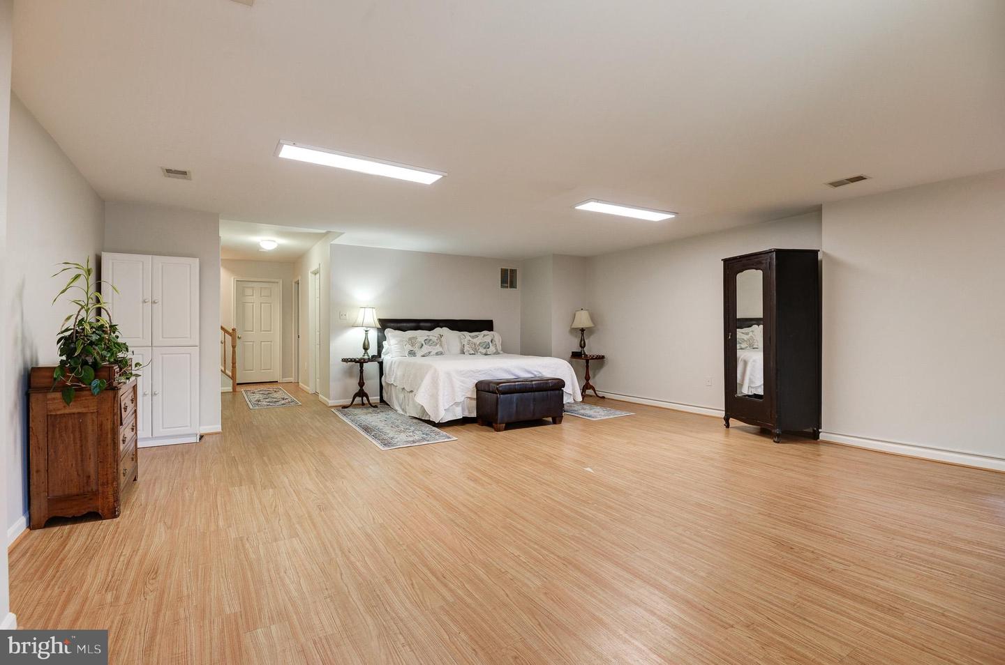 8632 BEECH HOLLOW LN, SPRINGFIELD, Virginia 22153, 4 Bedrooms Bedrooms, ,3 BathroomsBathrooms,Residential,For sale,8632 BEECH HOLLOW LN,VAFX2255224 MLS # VAFX2255224
