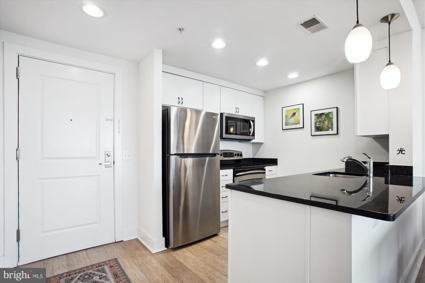 2001 15TH ST N #608, ARLINGTON, Virginia 22201, 2 Bedrooms Bedrooms, ,2 BathroomsBathrooms,Residential,For sale,2001 15TH ST N #608,VAAR2060658 MLS # VAAR2060658