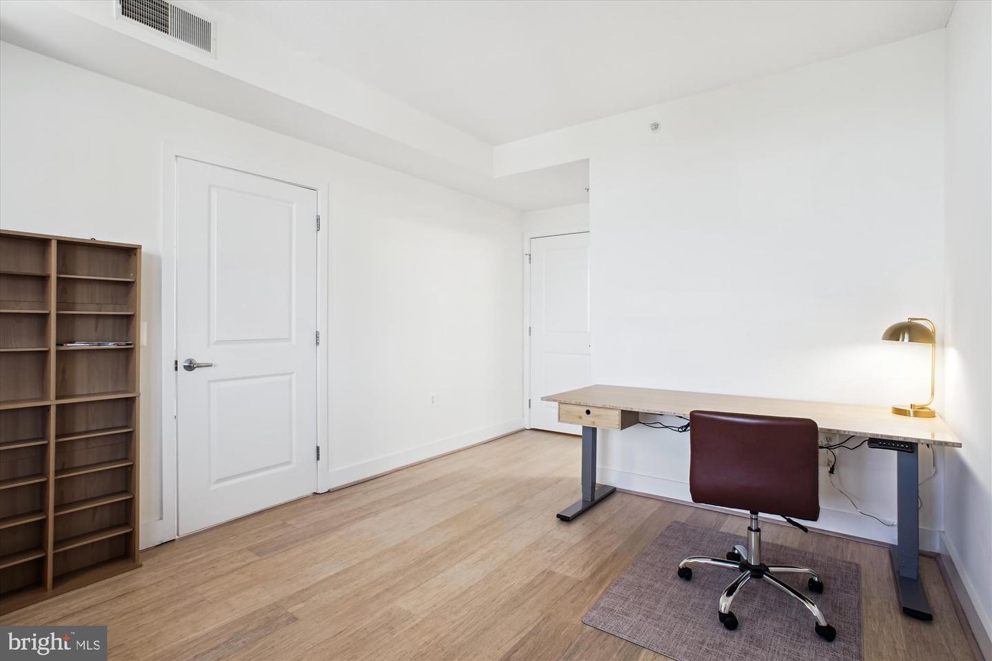 2001 15TH ST N #608, ARLINGTON, Virginia 22201, 2 Bedrooms Bedrooms, ,2 BathroomsBathrooms,Residential,For sale,2001 15TH ST N #608,VAAR2060658 MLS # VAAR2060658