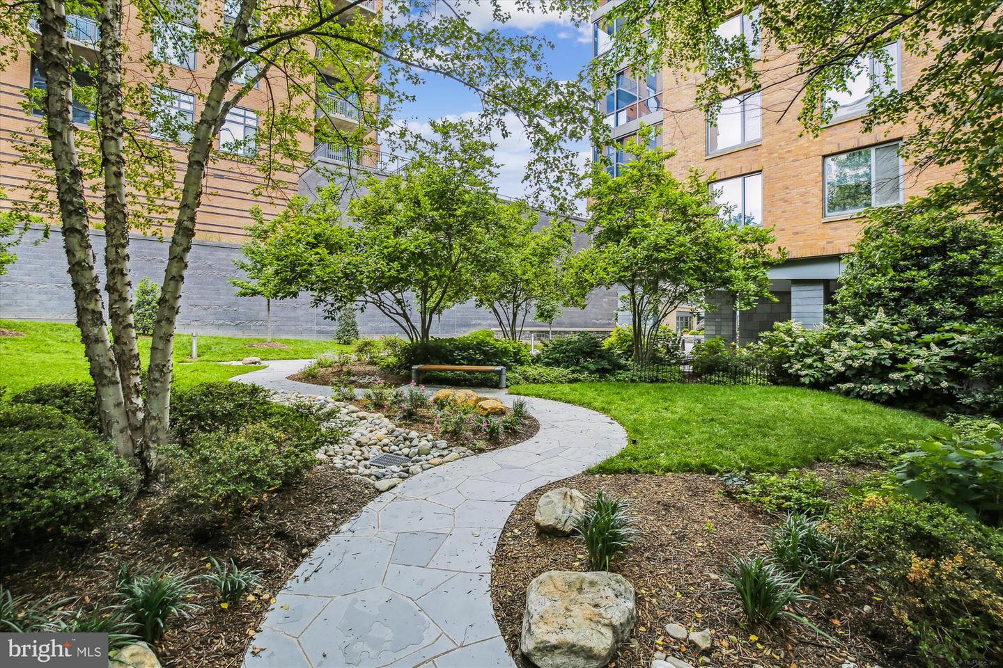 2001 15TH ST N #608, ARLINGTON, Virginia 22201, 2 Bedrooms Bedrooms, ,2 BathroomsBathrooms,Residential,For sale,2001 15TH ST N #608,VAAR2060658 MLS # VAAR2060658