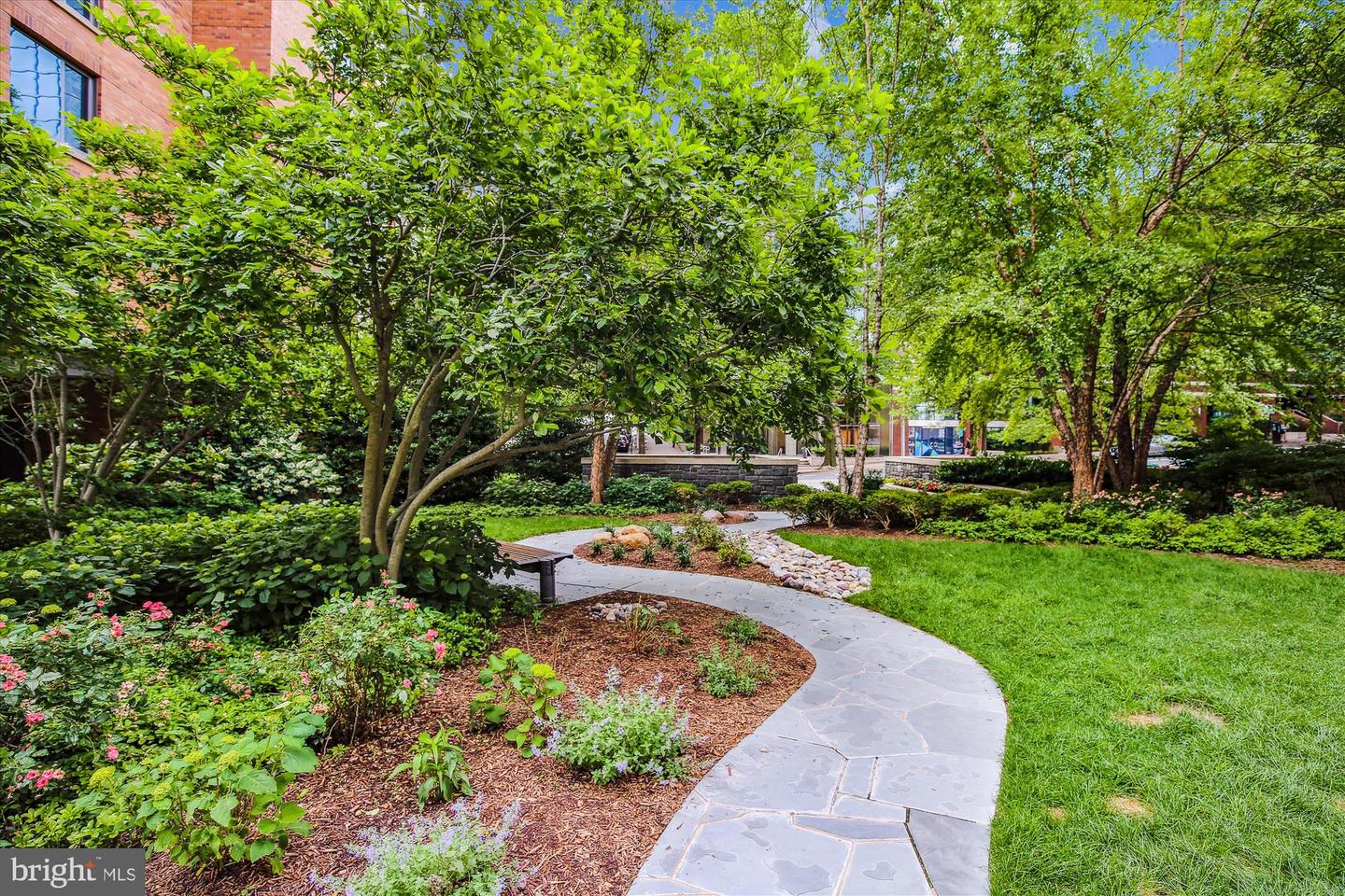 2001 15TH ST N #608, ARLINGTON, Virginia 22201, 2 Bedrooms Bedrooms, ,2 BathroomsBathrooms,Residential,For sale,2001 15TH ST N #608,VAAR2060658 MLS # VAAR2060658