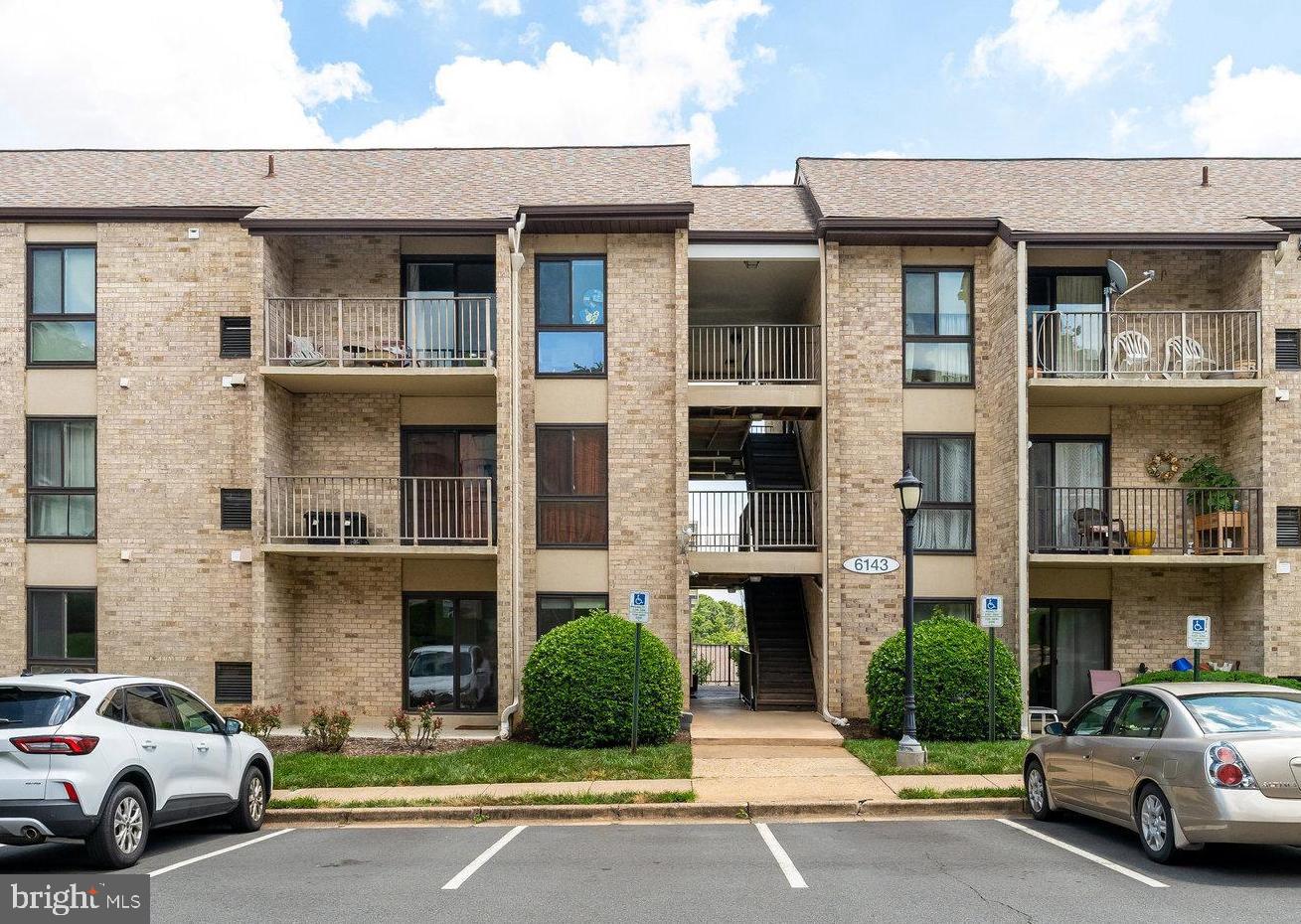 6143 EDSALL RD #J, ALEXANDRIA, Virginia 22304, 2 Bedrooms Bedrooms, ,1 BathroomBathrooms,Residential,For sale,6143 EDSALL RD #J,VAAX2047440 MLS # VAAX2047440