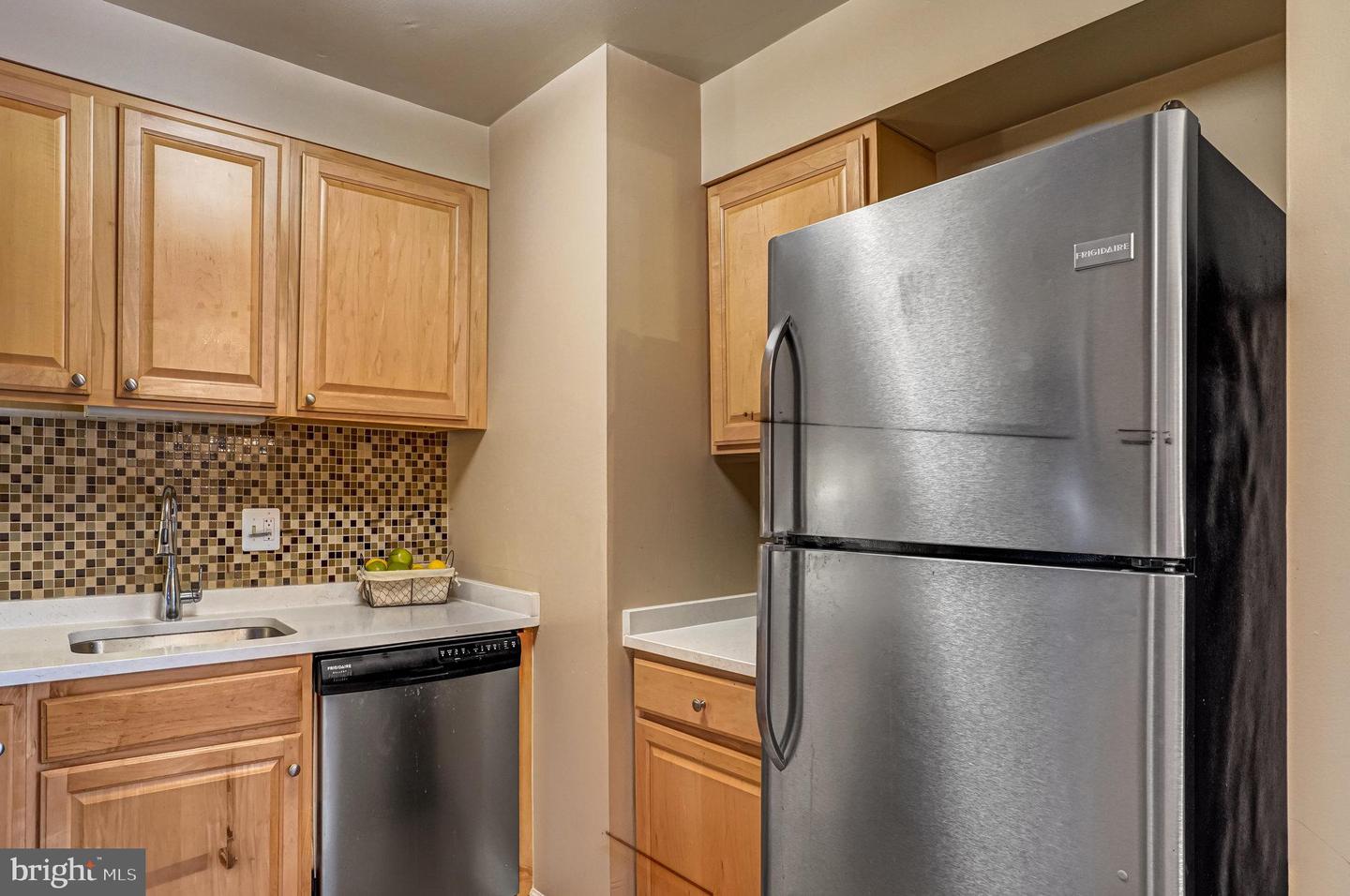 6143 EDSALL RD #J, ALEXANDRIA, Virginia 22304, 2 Bedrooms Bedrooms, ,1 BathroomBathrooms,Residential,For sale,6143 EDSALL RD #J,VAAX2047440 MLS # VAAX2047440
