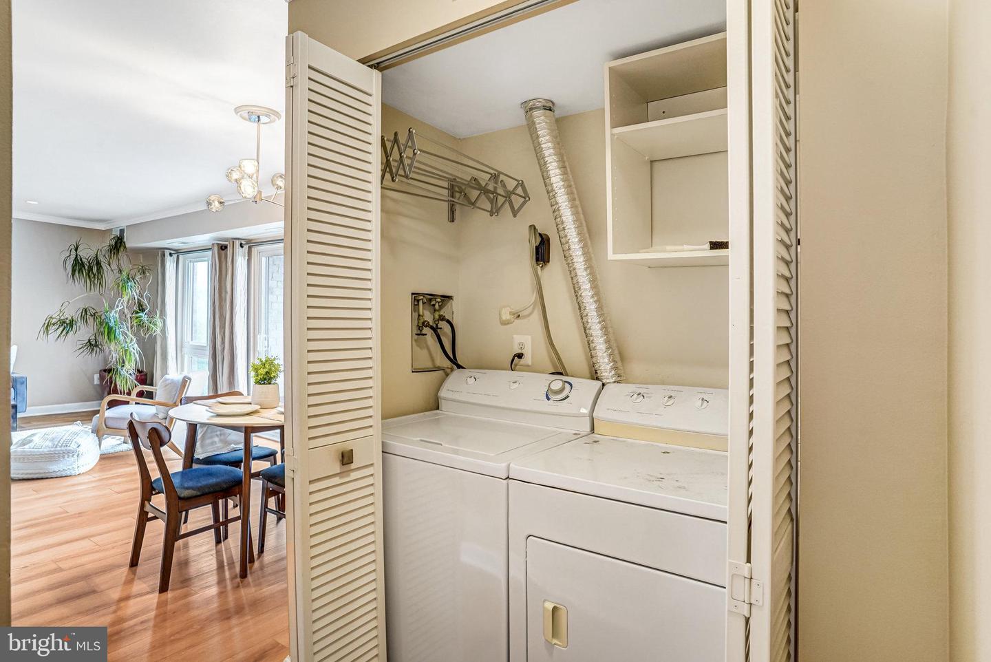 6143 EDSALL RD #J, ALEXANDRIA, Virginia 22304, 2 Bedrooms Bedrooms, ,1 BathroomBathrooms,Residential,For sale,6143 EDSALL RD #J,VAAX2047440 MLS # VAAX2047440