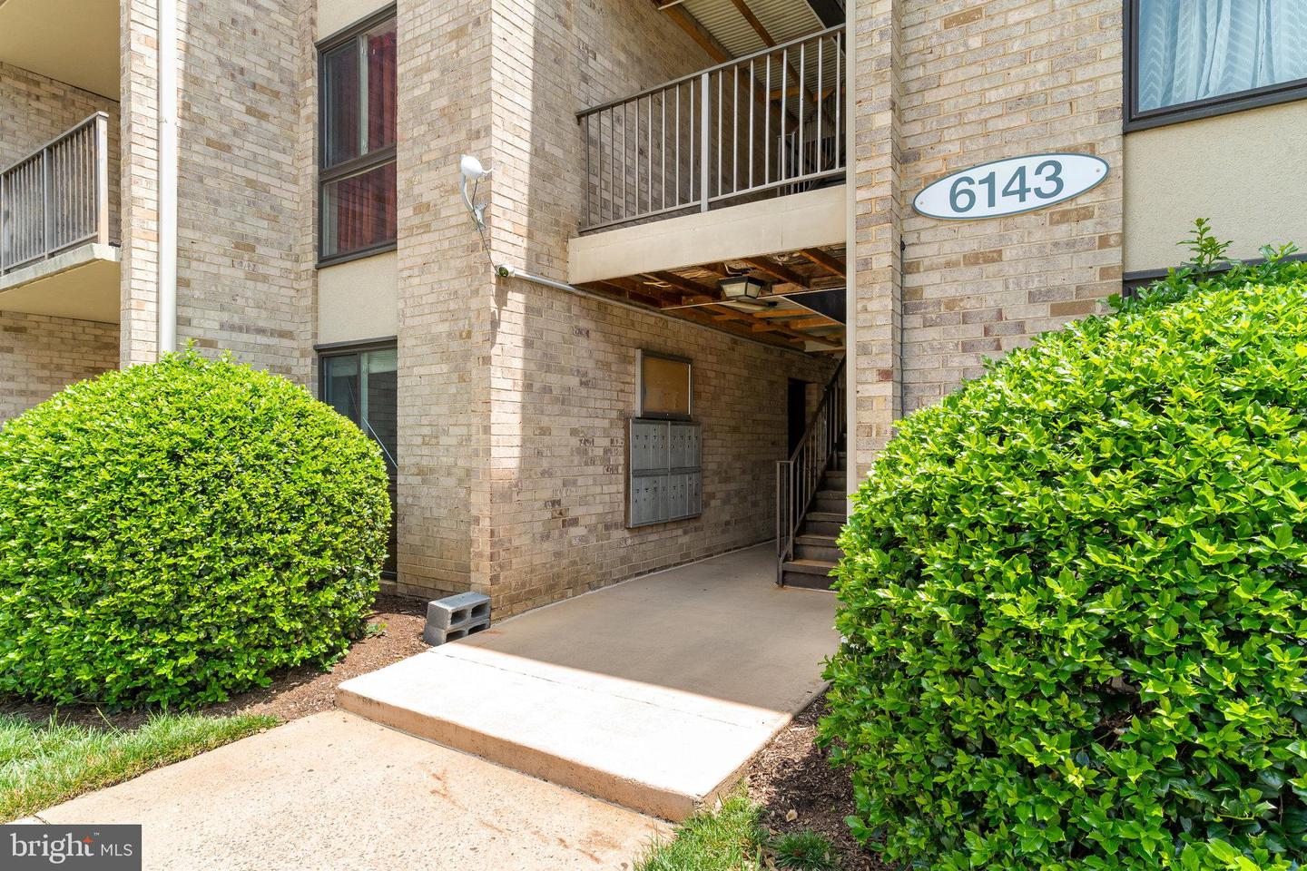 6143 EDSALL RD #J, ALEXANDRIA, Virginia 22304, 2 Bedrooms Bedrooms, ,1 BathroomBathrooms,Residential,For sale,6143 EDSALL RD #J,VAAX2047440 MLS # VAAX2047440