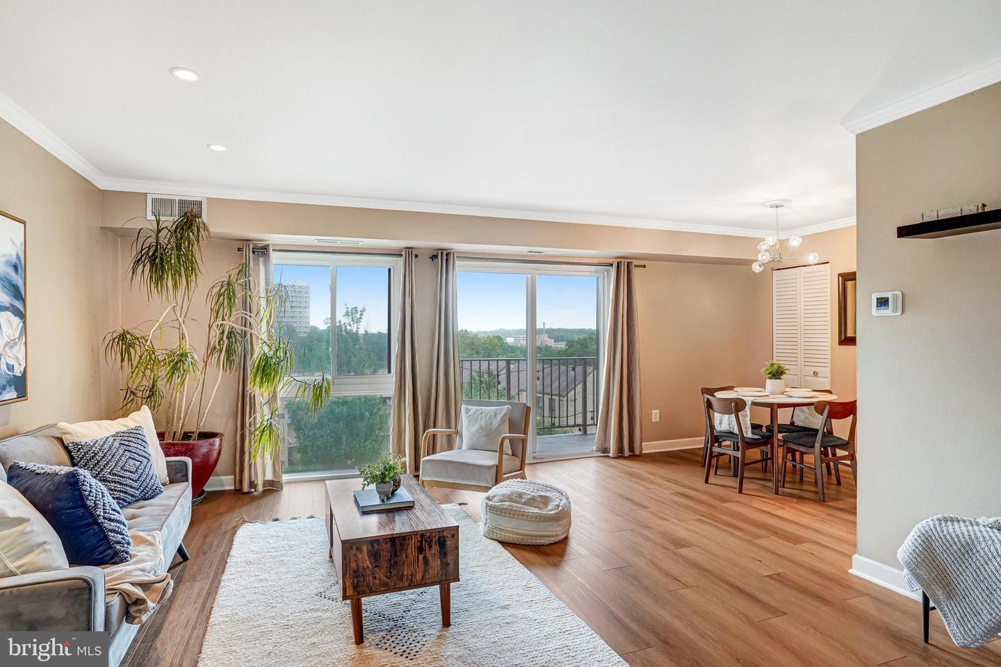 6143 EDSALL RD #J, ALEXANDRIA, Virginia 22304, 2 Bedrooms Bedrooms, ,1 BathroomBathrooms,Residential,For sale,6143 EDSALL RD #J,VAAX2047440 MLS # VAAX2047440
