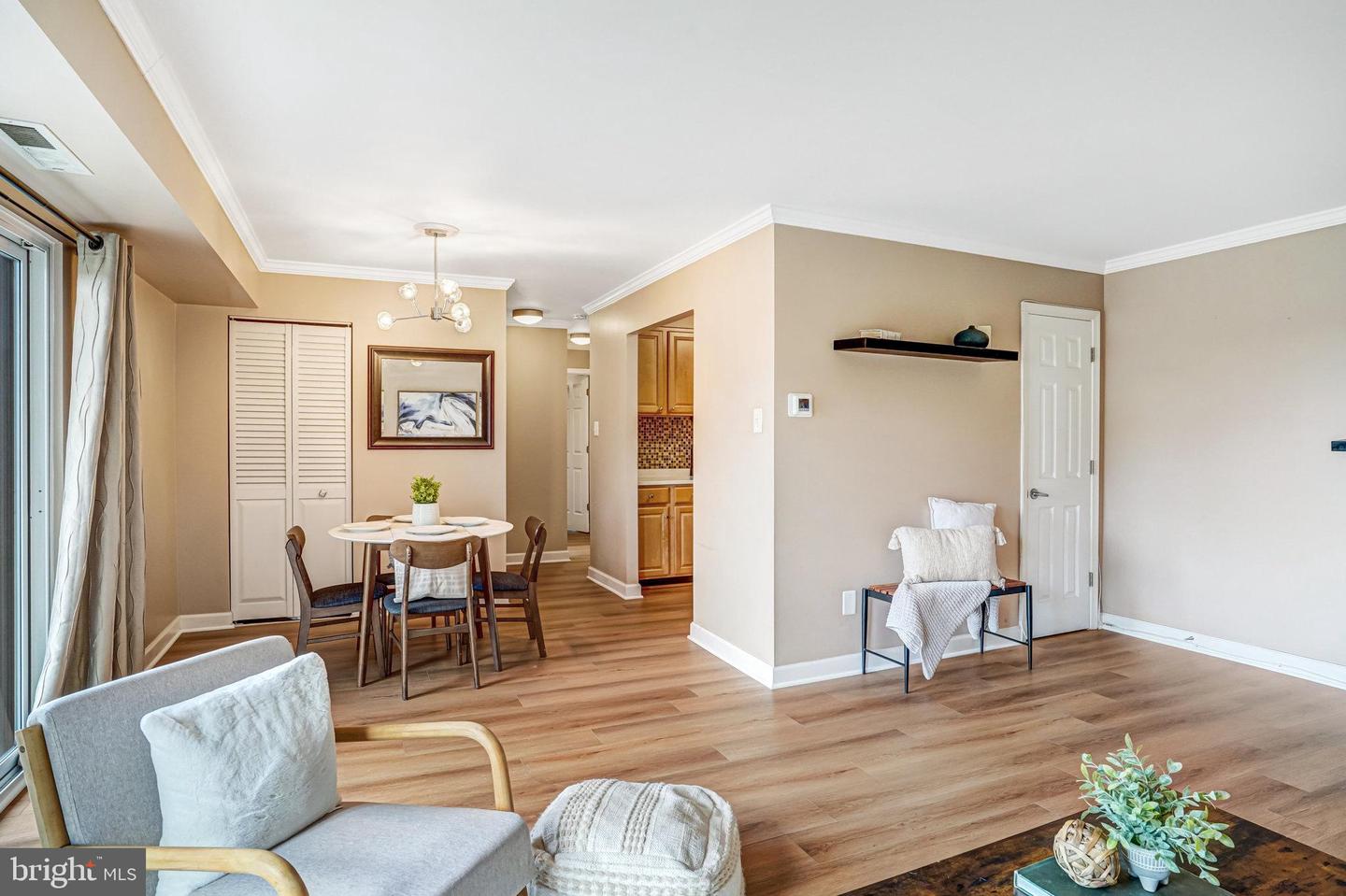 6143 EDSALL RD #J, ALEXANDRIA, Virginia 22304, 2 Bedrooms Bedrooms, ,1 BathroomBathrooms,Residential,For sale,6143 EDSALL RD #J,VAAX2047440 MLS # VAAX2047440