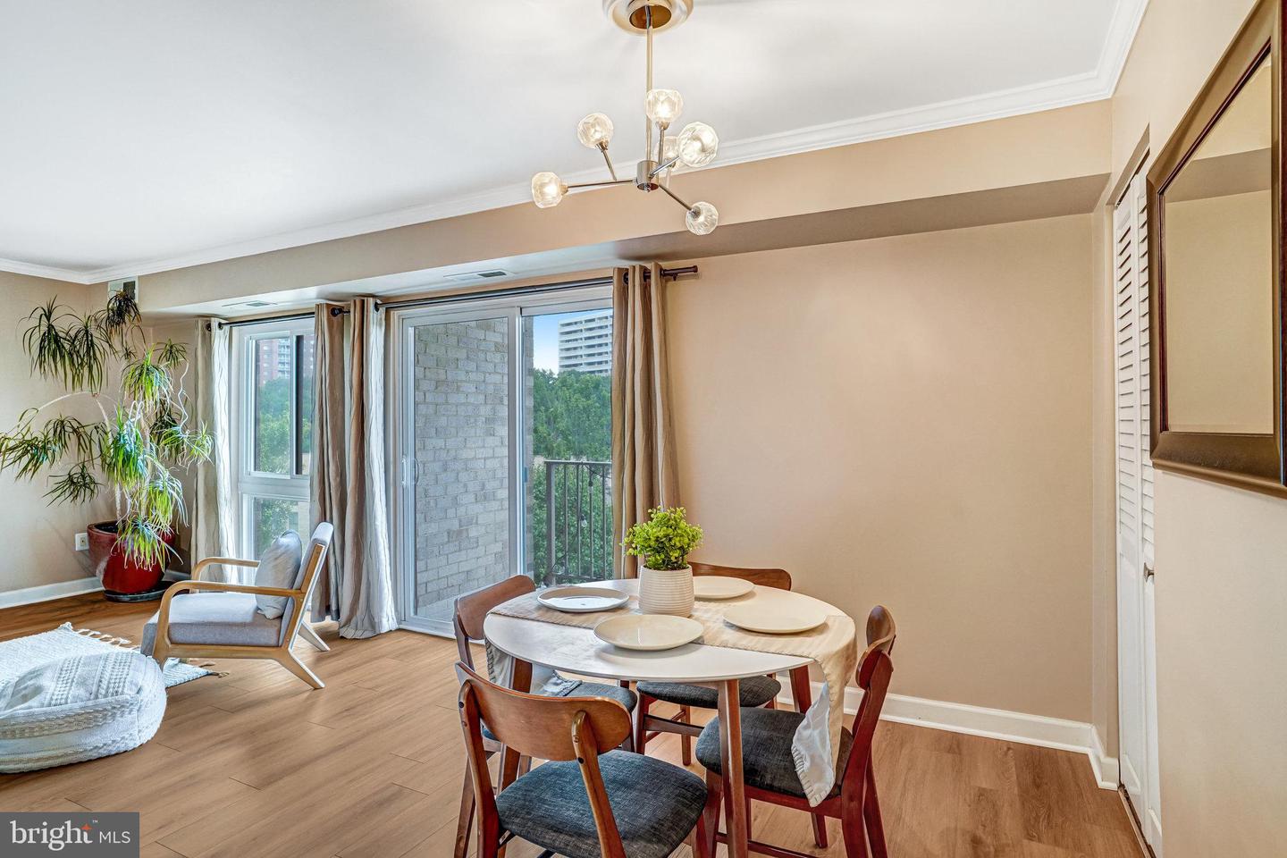 6143 EDSALL RD #J, ALEXANDRIA, Virginia 22304, 2 Bedrooms Bedrooms, ,1 BathroomBathrooms,Residential,For sale,6143 EDSALL RD #J,VAAX2047440 MLS # VAAX2047440