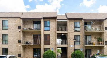 6143 EDSALL RD #J, ALEXANDRIA, Virginia 22304, 2 Bedrooms Bedrooms, ,1 BathroomBathrooms,Residential,For sale,6143 EDSALL RD #J,VAAX2047440 MLS # VAAX2047440