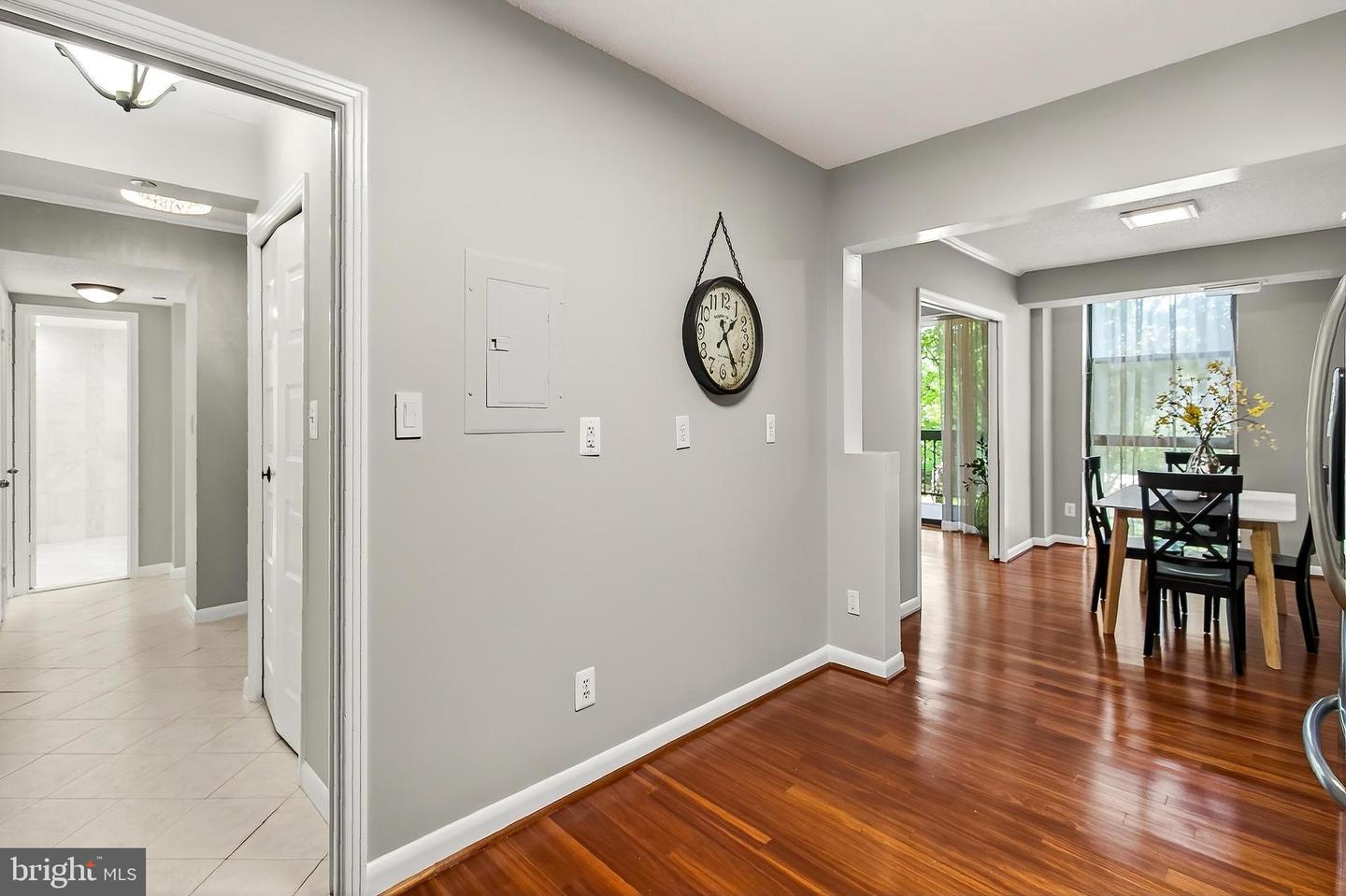 1016 S WAYNE ST #101, ARLINGTON, Virginia 22204, 1 Bedroom Bedrooms, ,1 BathroomBathrooms,Residential,For sale,1016 S WAYNE ST #101,VAAR2060668 MLS # VAAR2060668