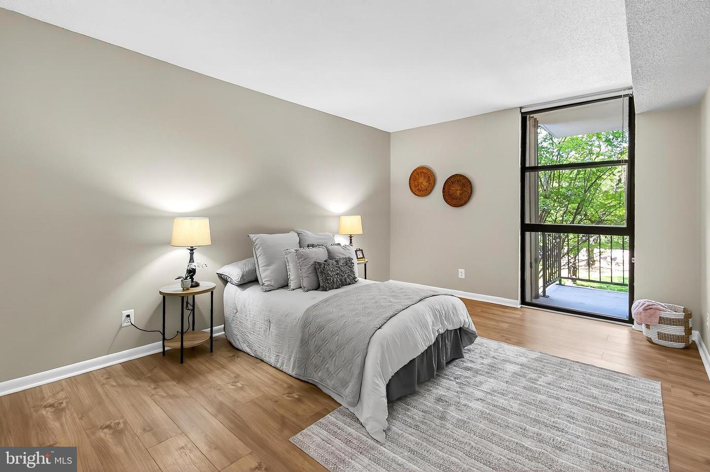 1016 S WAYNE ST #101, ARLINGTON, Virginia 22204, 1 Bedroom Bedrooms, ,1 BathroomBathrooms,Residential,For sale,1016 S WAYNE ST #101,VAAR2060668 MLS # VAAR2060668
