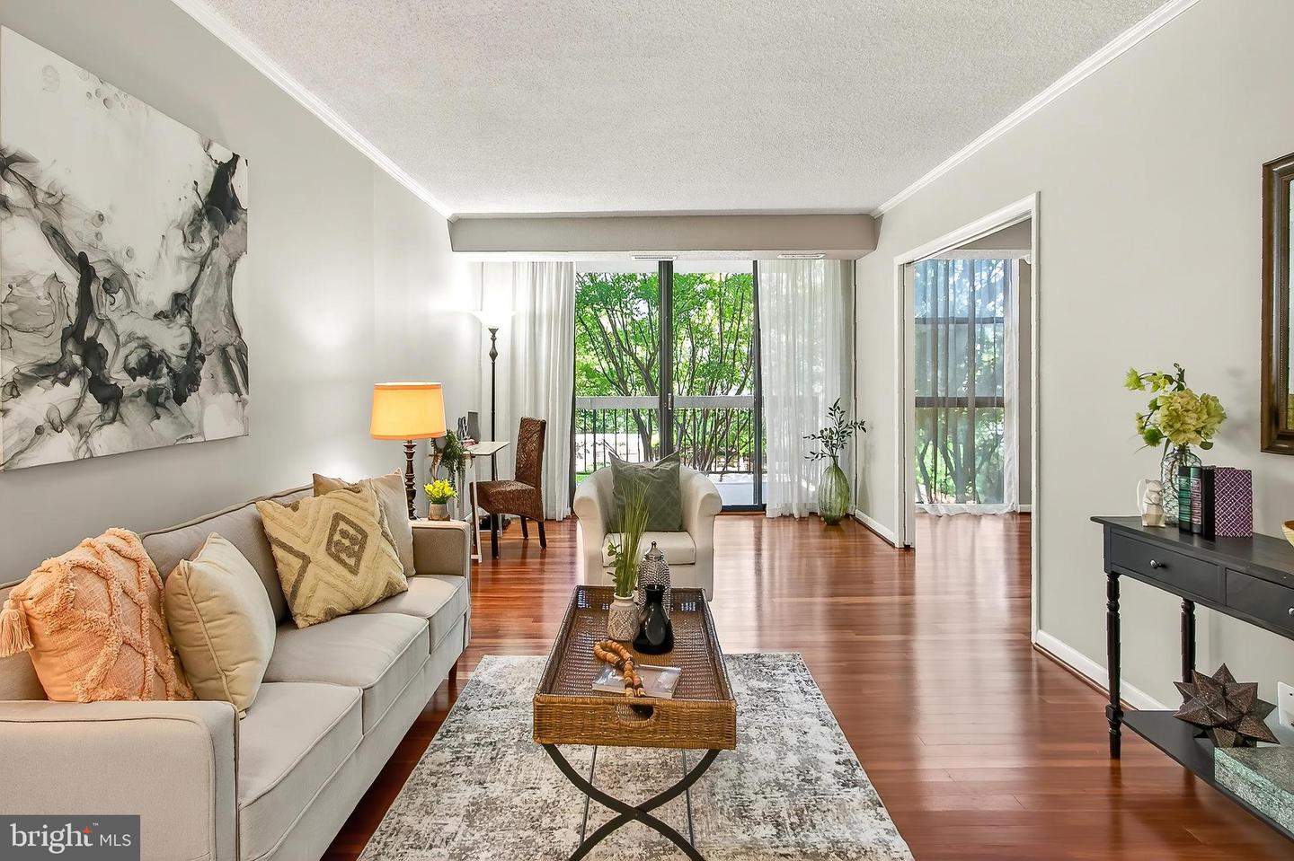 1016 S WAYNE ST #101, ARLINGTON, Virginia 22204, 1 Bedroom Bedrooms, ,1 BathroomBathrooms,Residential,For sale,1016 S WAYNE ST #101,VAAR2060668 MLS # VAAR2060668