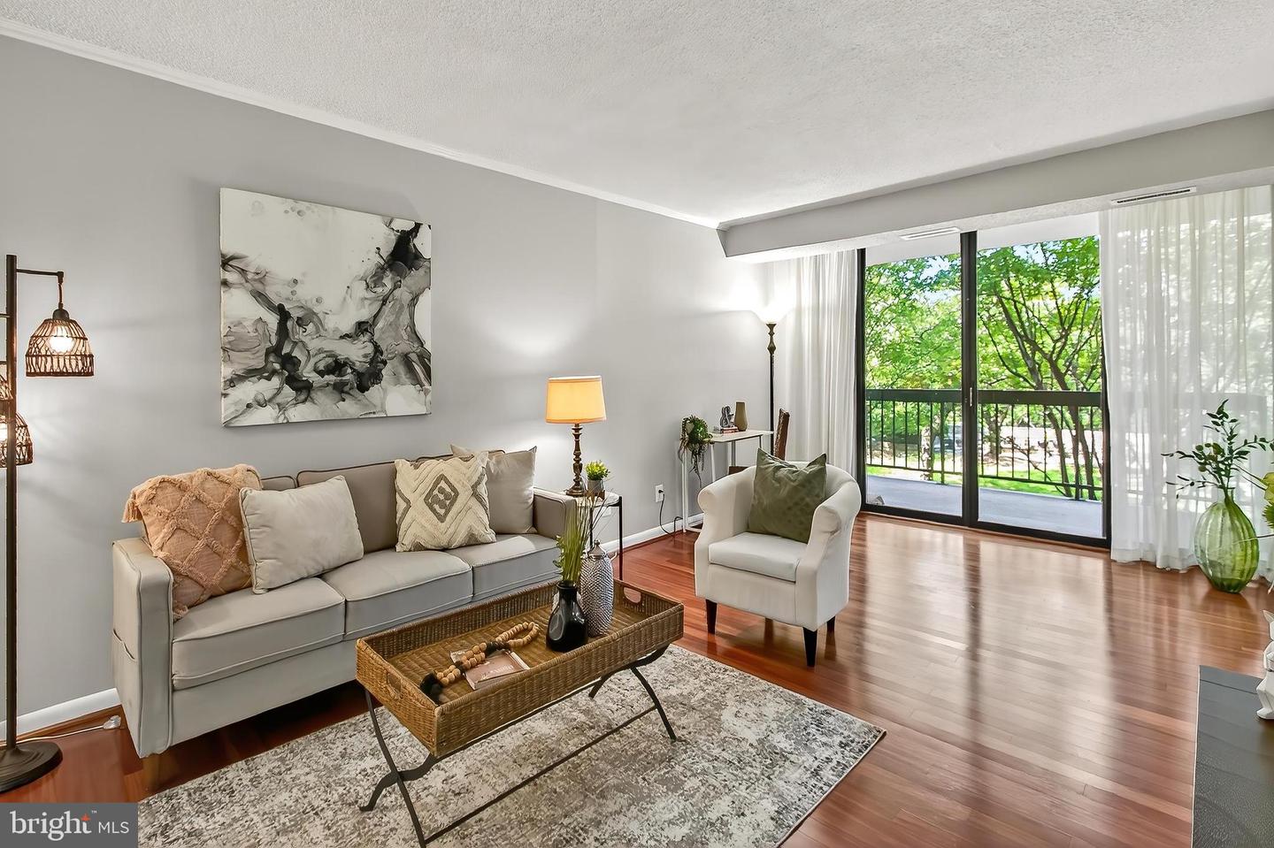 1016 S WAYNE ST #101, ARLINGTON, Virginia 22204, 1 Bedroom Bedrooms, ,1 BathroomBathrooms,Residential,For sale,1016 S WAYNE ST #101,VAAR2060668 MLS # VAAR2060668