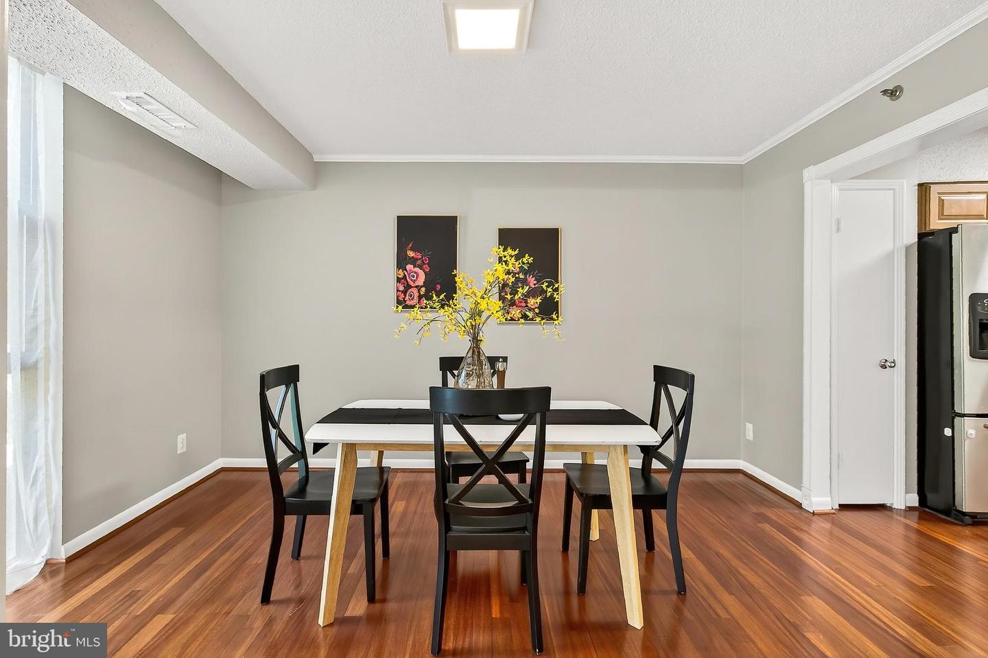 1016 S WAYNE ST #101, ARLINGTON, Virginia 22204, 1 Bedroom Bedrooms, ,1 BathroomBathrooms,Residential,For sale,1016 S WAYNE ST #101,VAAR2060668 MLS # VAAR2060668