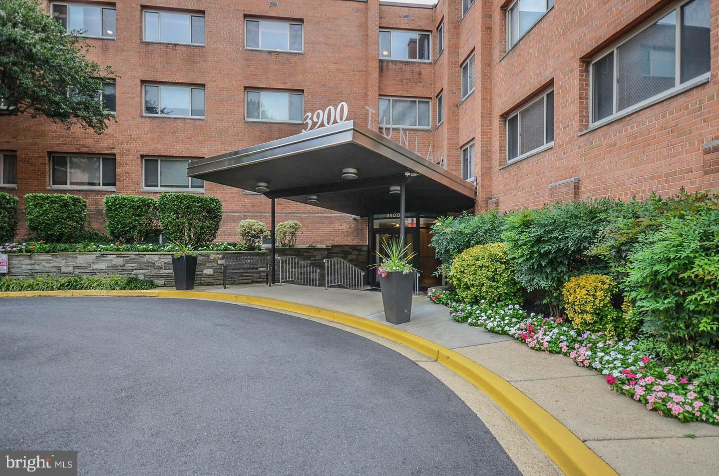 3900 TUNLAW RD NW #217, WASHINGTON, District Of Columbia 20007, ,1 BathroomBathrooms,Residential,For sale,3900 TUNLAW RD NW #217,DCDC2210178 MLS # DCDC2210178