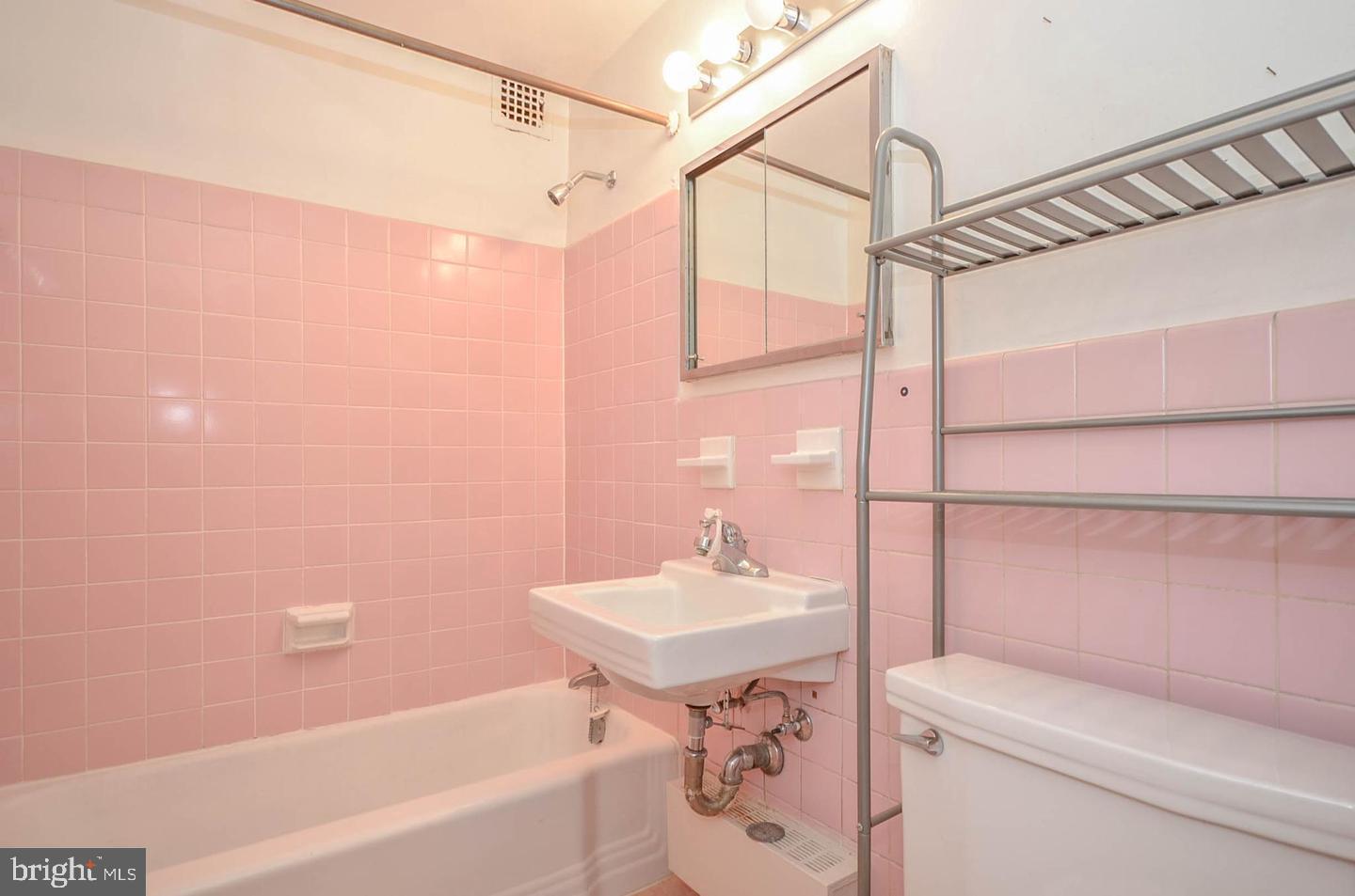 3900 TUNLAW RD NW #217, WASHINGTON, District Of Columbia 20007, ,1 BathroomBathrooms,Residential,For sale,3900 TUNLAW RD NW #217,DCDC2210178 MLS # DCDC2210178