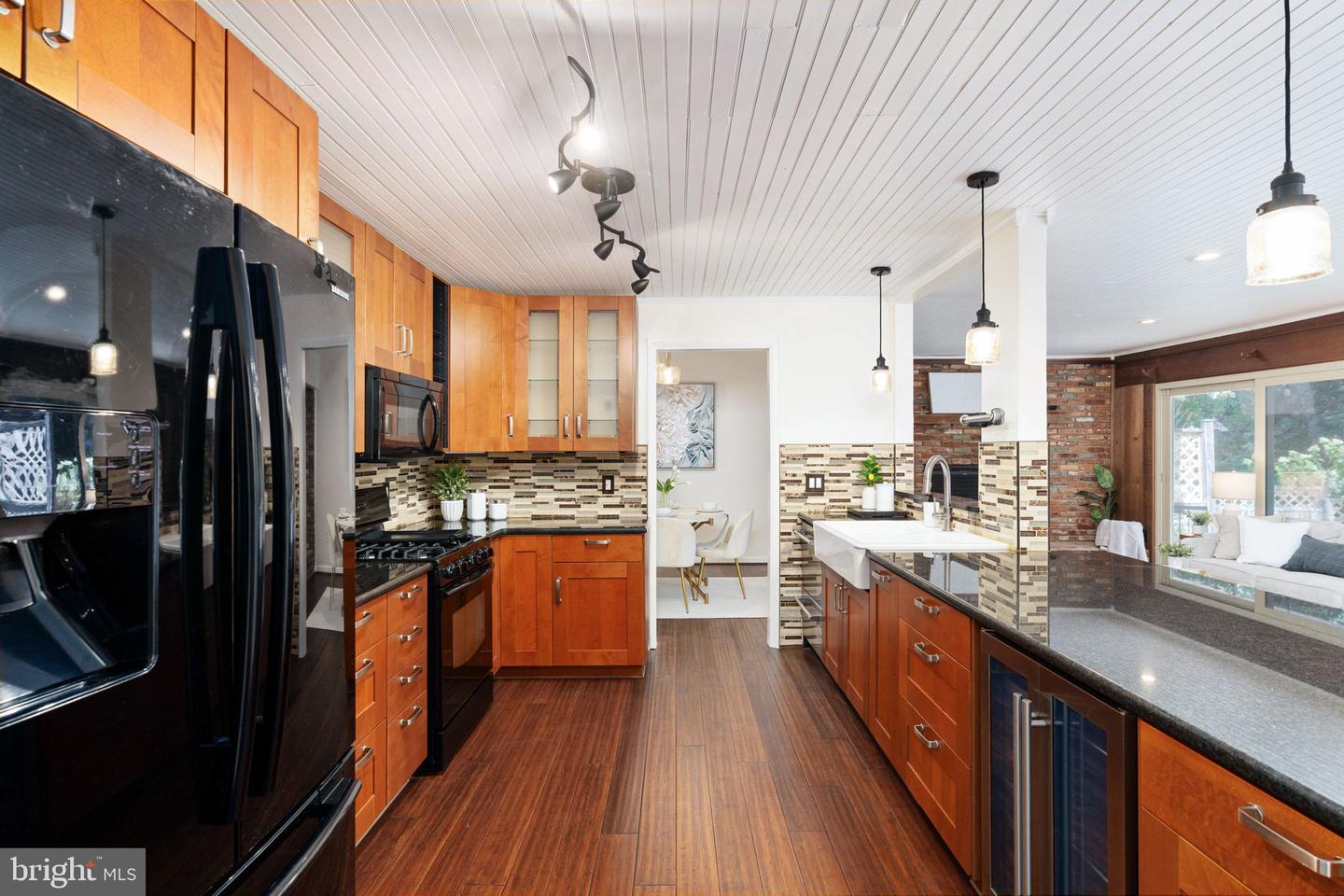 2401 WITTINGTON BLVD, ALEXANDRIA, Virginia 22308, 4 Bedrooms Bedrooms, ,3 BathroomsBathrooms,Residential,For sale,2401 WITTINGTON BLVD,VAFX2255260 MLS # VAFX2255260