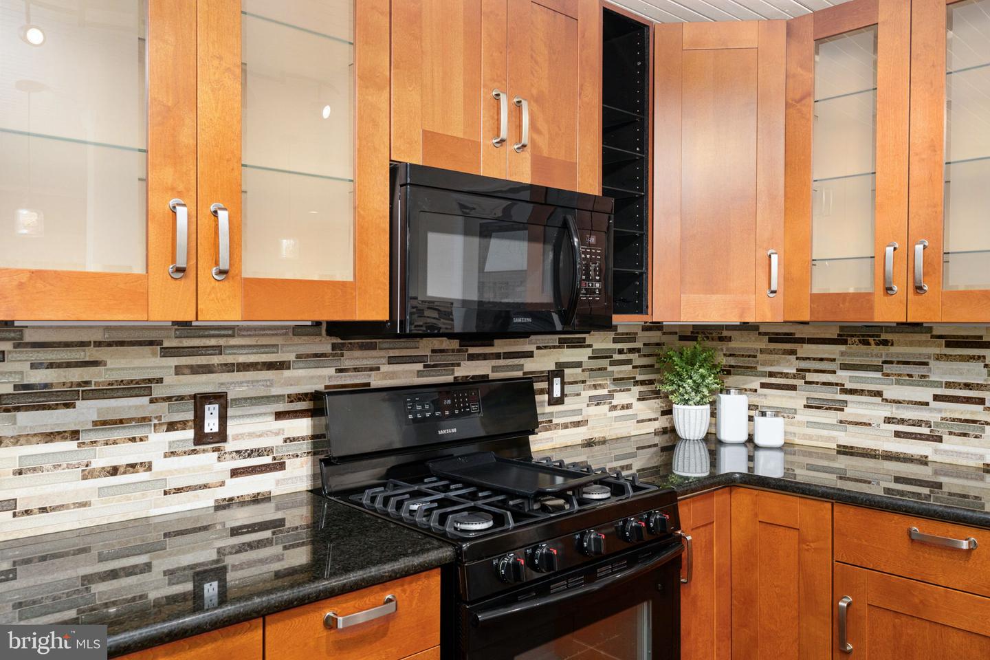 2401 WITTINGTON BLVD, ALEXANDRIA, Virginia 22308, 4 Bedrooms Bedrooms, ,3 BathroomsBathrooms,Residential,For sale,2401 WITTINGTON BLVD,VAFX2255260 MLS # VAFX2255260