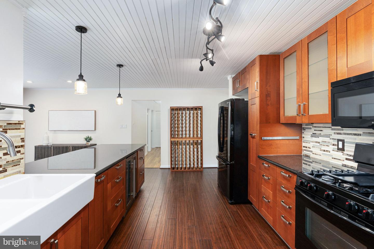 2401 WITTINGTON BLVD, ALEXANDRIA, Virginia 22308, 4 Bedrooms Bedrooms, ,3 BathroomsBathrooms,Residential,For sale,2401 WITTINGTON BLVD,VAFX2255260 MLS # VAFX2255260