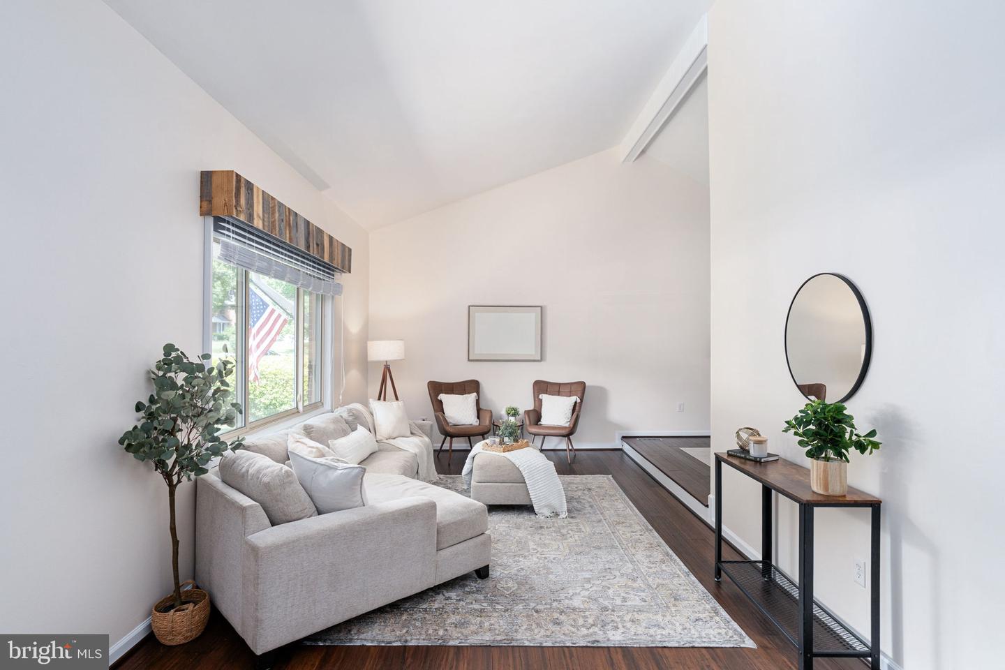 2401 WITTINGTON BLVD, ALEXANDRIA, Virginia 22308, 4 Bedrooms Bedrooms, ,3 BathroomsBathrooms,Residential,For sale,2401 WITTINGTON BLVD,VAFX2255260 MLS # VAFX2255260