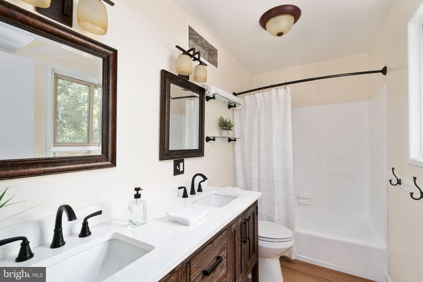 2401 WITTINGTON BLVD, ALEXANDRIA, Virginia 22308, 4 Bedrooms Bedrooms, ,3 BathroomsBathrooms,Residential,For sale,2401 WITTINGTON BLVD,VAFX2255260 MLS # VAFX2255260