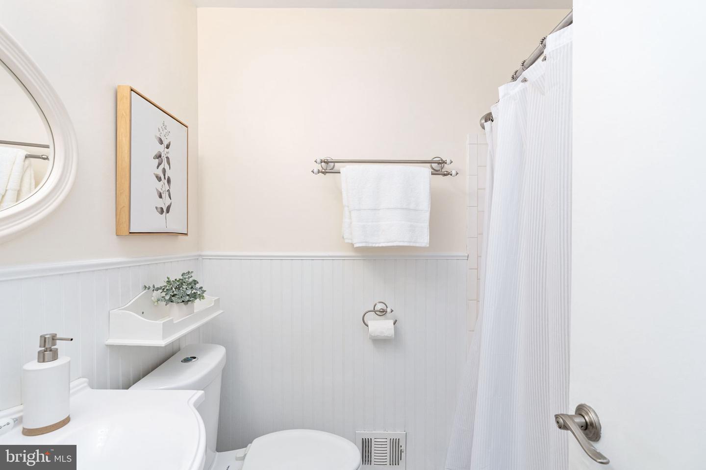2401 WITTINGTON BLVD, ALEXANDRIA, Virginia 22308, 4 Bedrooms Bedrooms, ,3 BathroomsBathrooms,Residential,For sale,2401 WITTINGTON BLVD,VAFX2255260 MLS # VAFX2255260