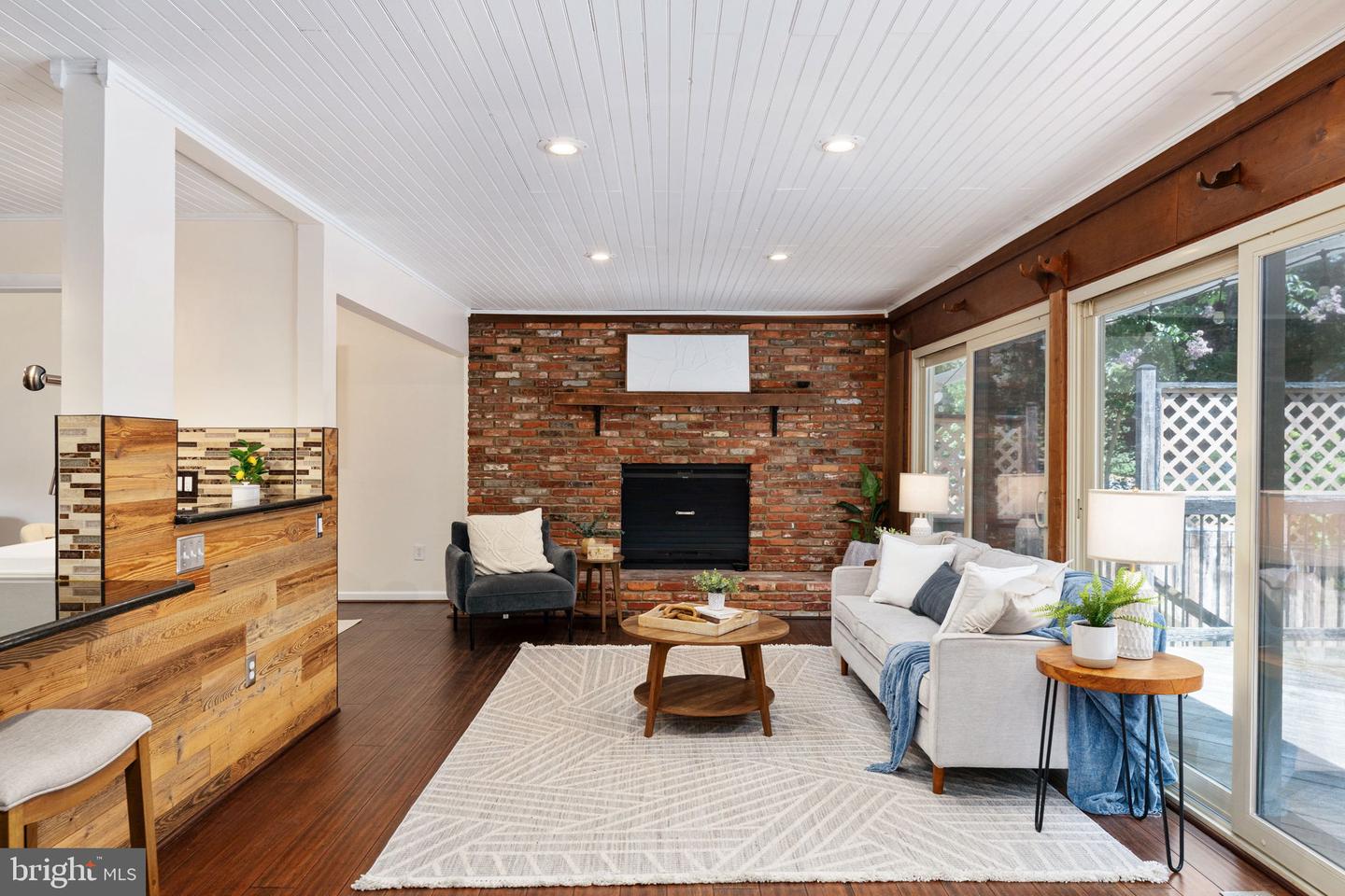 2401 WITTINGTON BLVD, ALEXANDRIA, Virginia 22308, 4 Bedrooms Bedrooms, ,3 BathroomsBathrooms,Residential,For sale,2401 WITTINGTON BLVD,VAFX2255260 MLS # VAFX2255260
