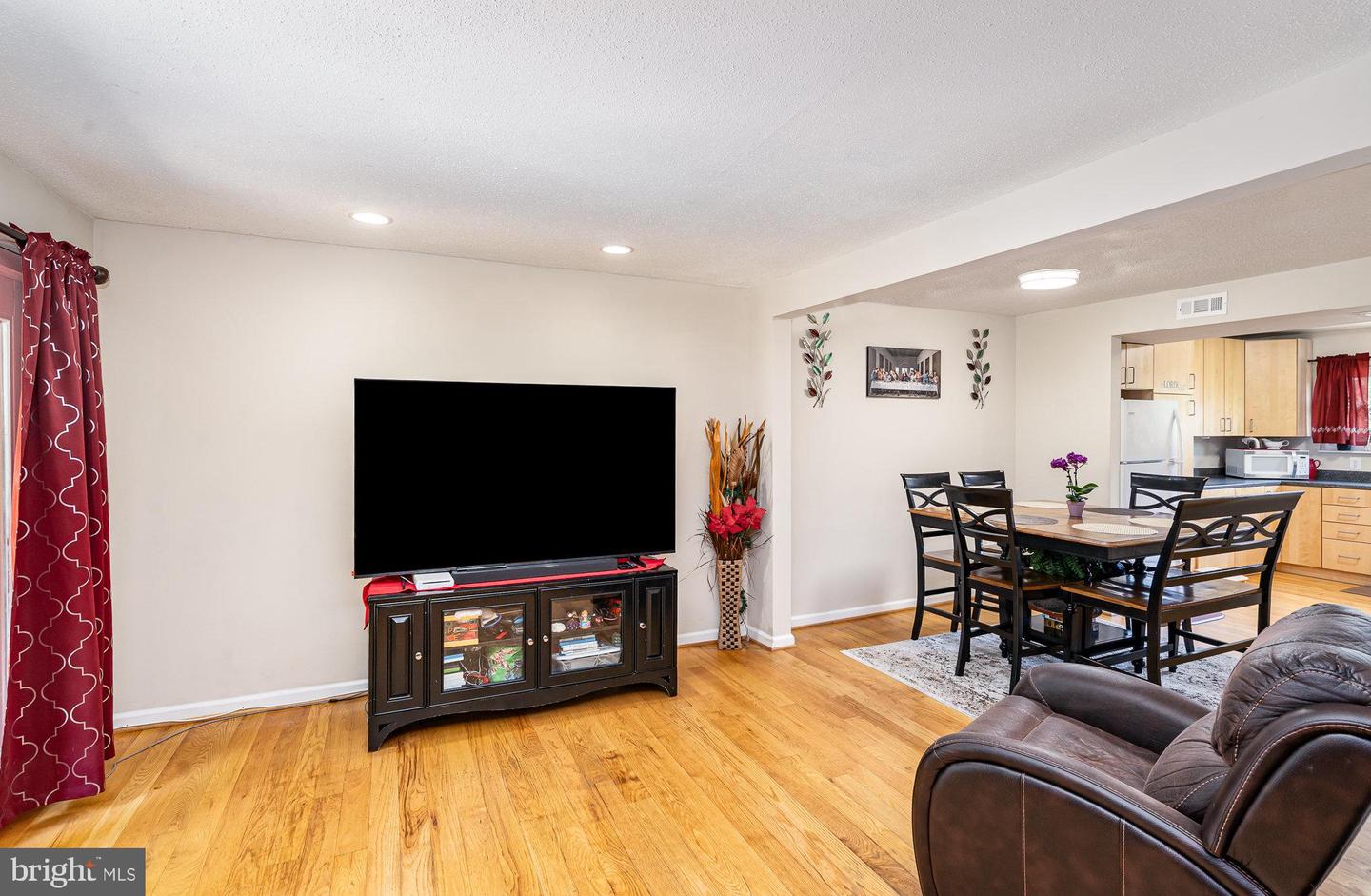 1754 POWDER HORN TER, WOODBRIDGE, Virginia 22191, 4 Bedrooms Bedrooms, ,2 BathroomsBathrooms,Residential,For sale,1754 POWDER HORN TER,VAPW2099150 MLS # VAPW2099150