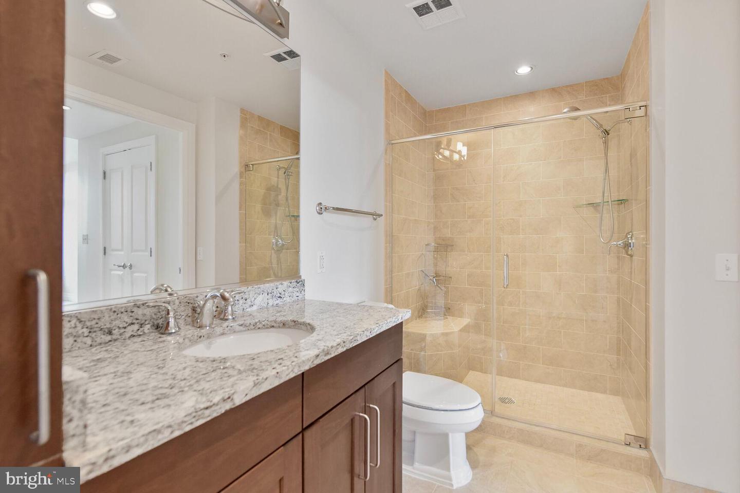 8220 CRESTWOOD HEIGHTS DR #1205, MCLEAN, Virginia 22102, 2 Bedrooms Bedrooms, ,2 BathroomsBathrooms,Residential,For sale,8220 CRESTWOOD HEIGHTS DR #1205,VAFX2255298 MLS # VAFX2255298