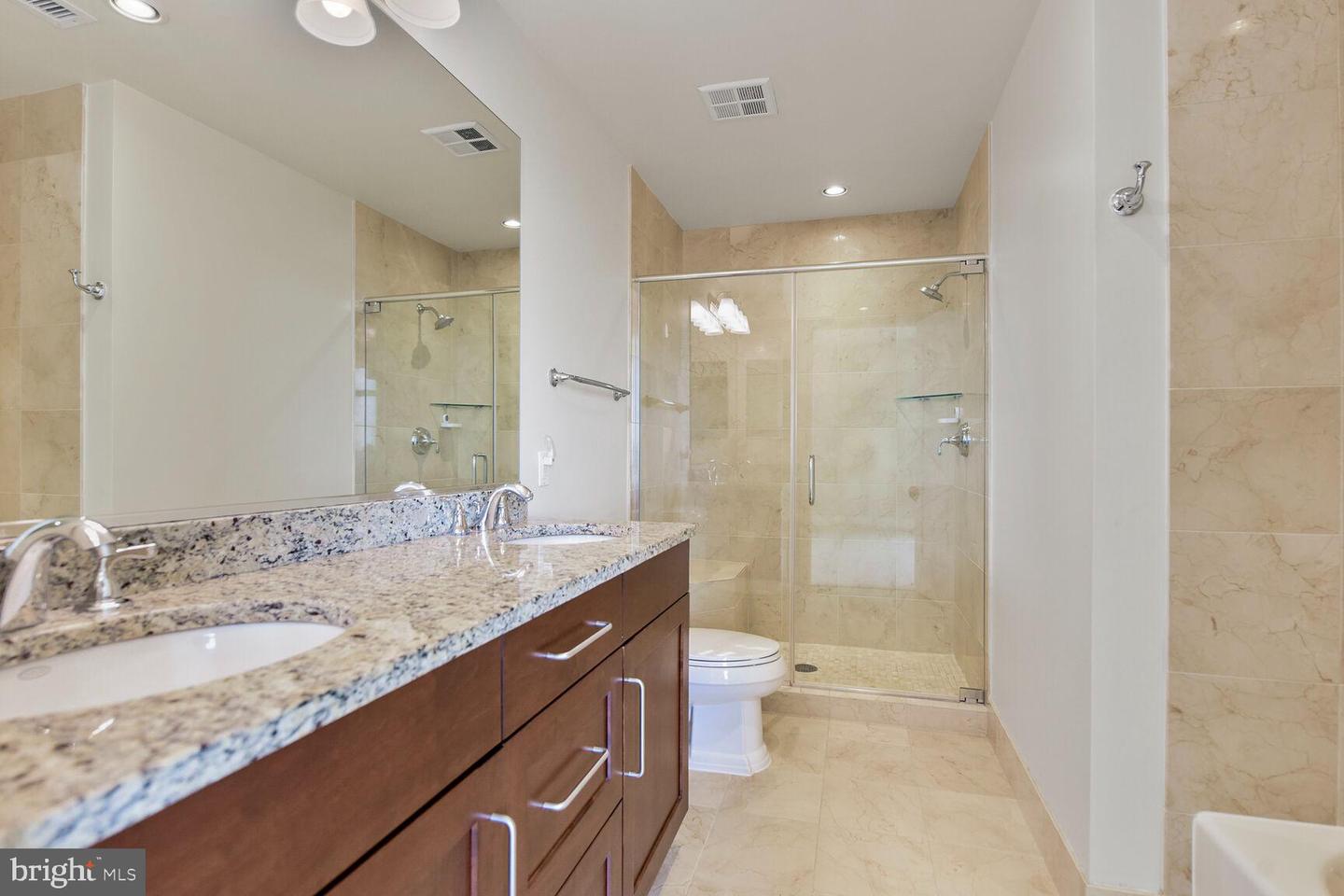 8220 CRESTWOOD HEIGHTS DR #1205, MCLEAN, Virginia 22102, 2 Bedrooms Bedrooms, ,2 BathroomsBathrooms,Residential,For sale,8220 CRESTWOOD HEIGHTS DR #1205,VAFX2255298 MLS # VAFX2255298
